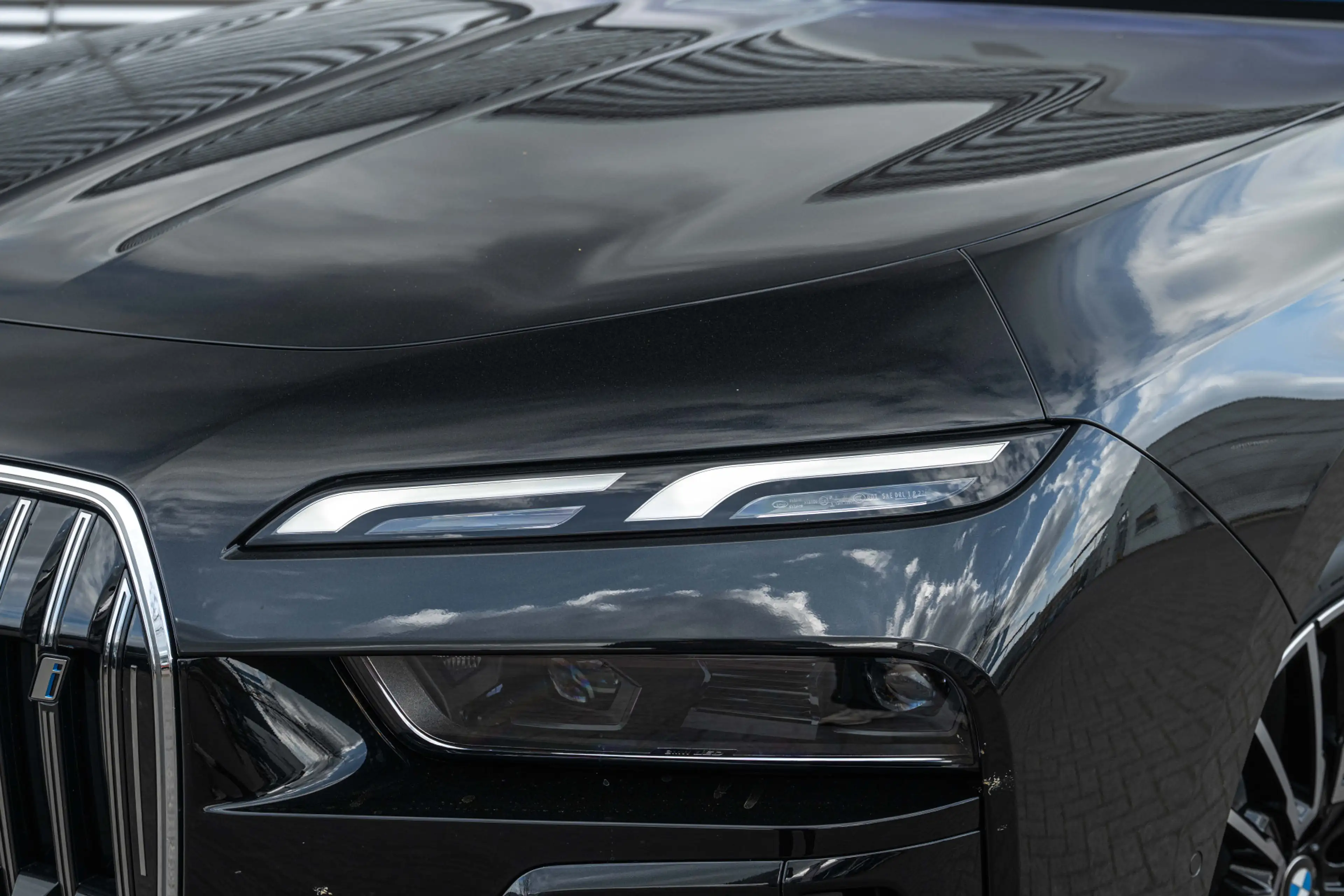 BMW i7 eDrive50 High Executive M Sport / Panoramadak Sky — photo 3
