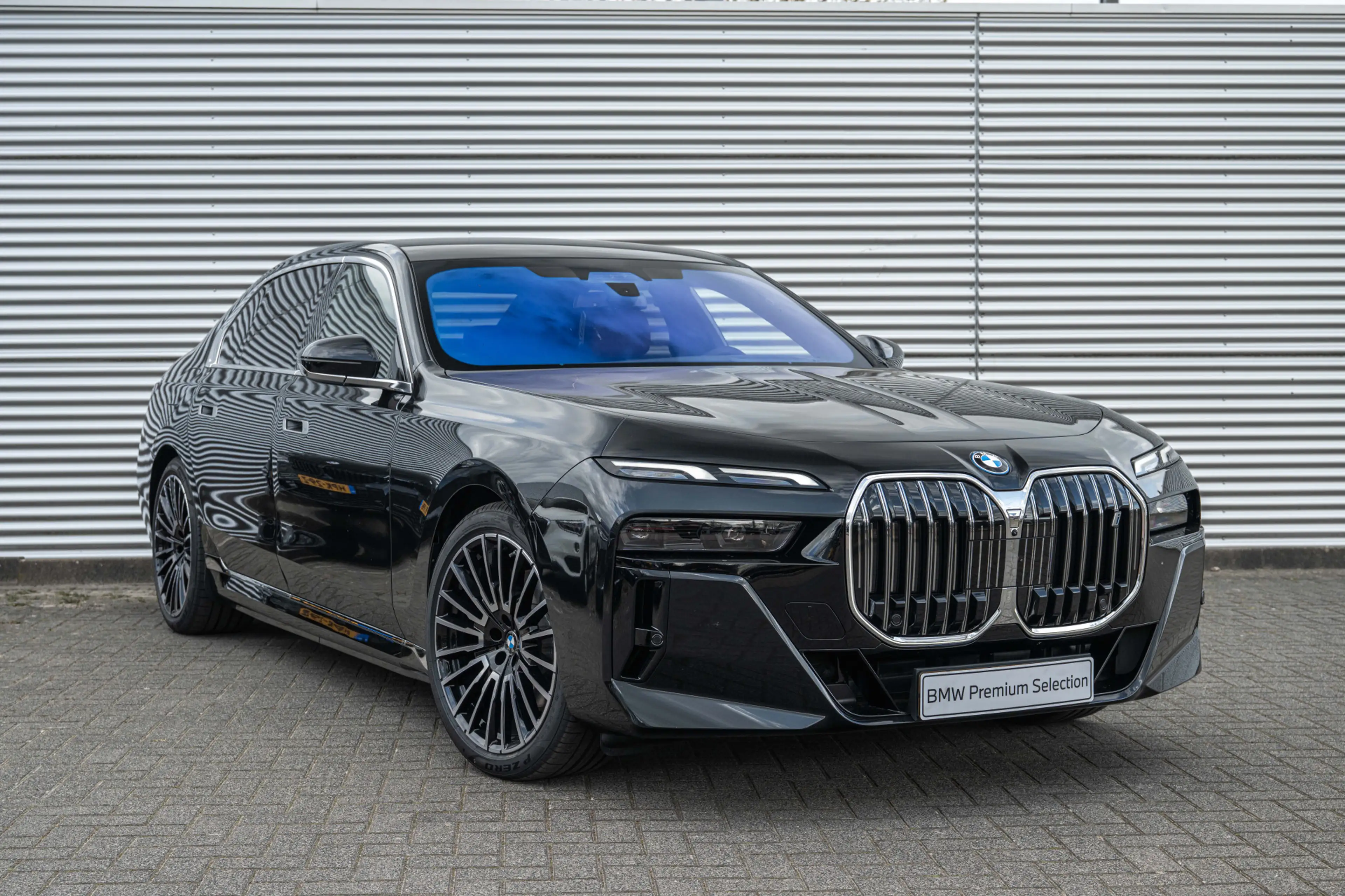 BMW i7 eDrive50 High Executive M Sport / Panoramadak Sky — photo 7
