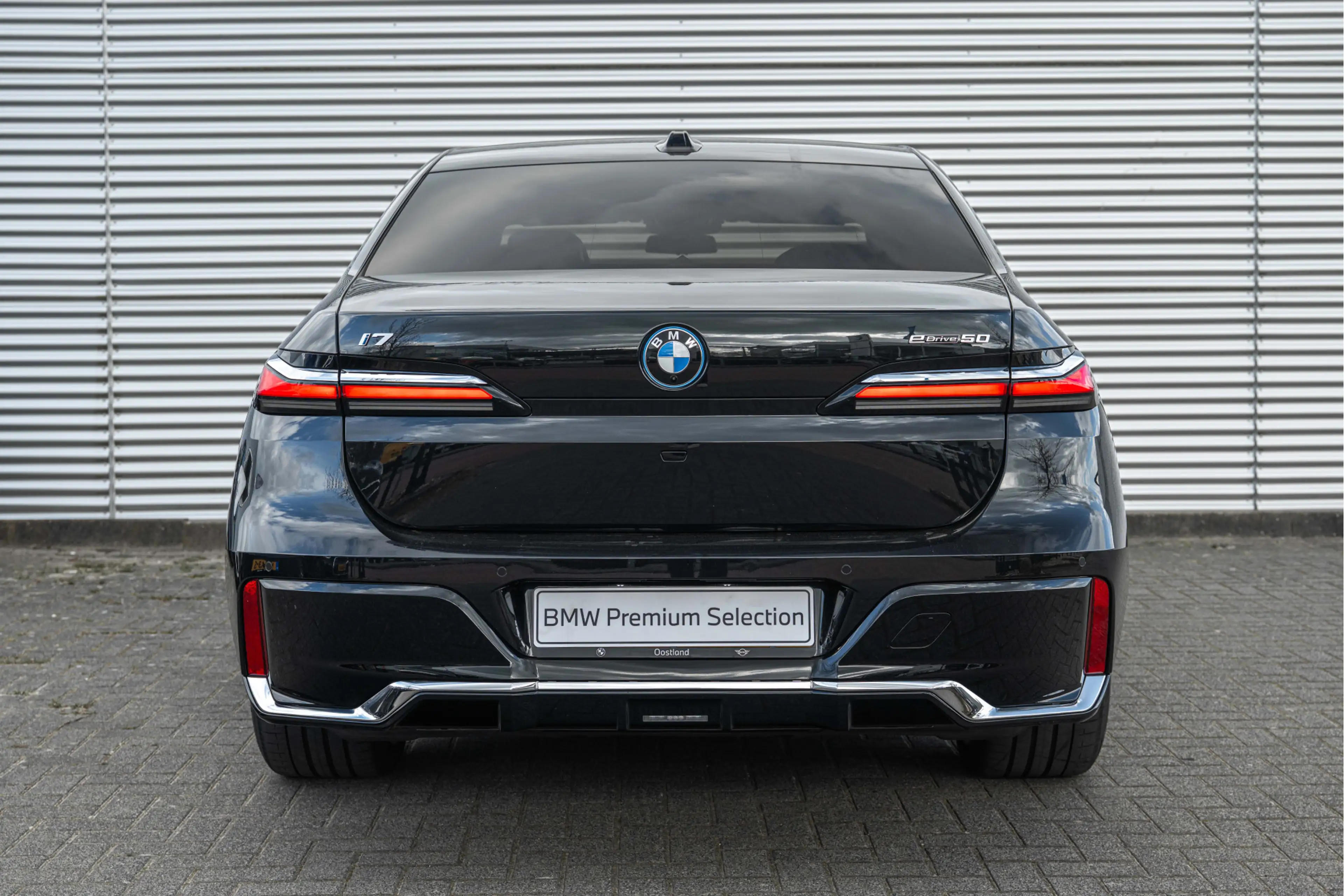 BMW i7 eDrive50 High Executive M Sport / Panoramadak Sky — photo 14