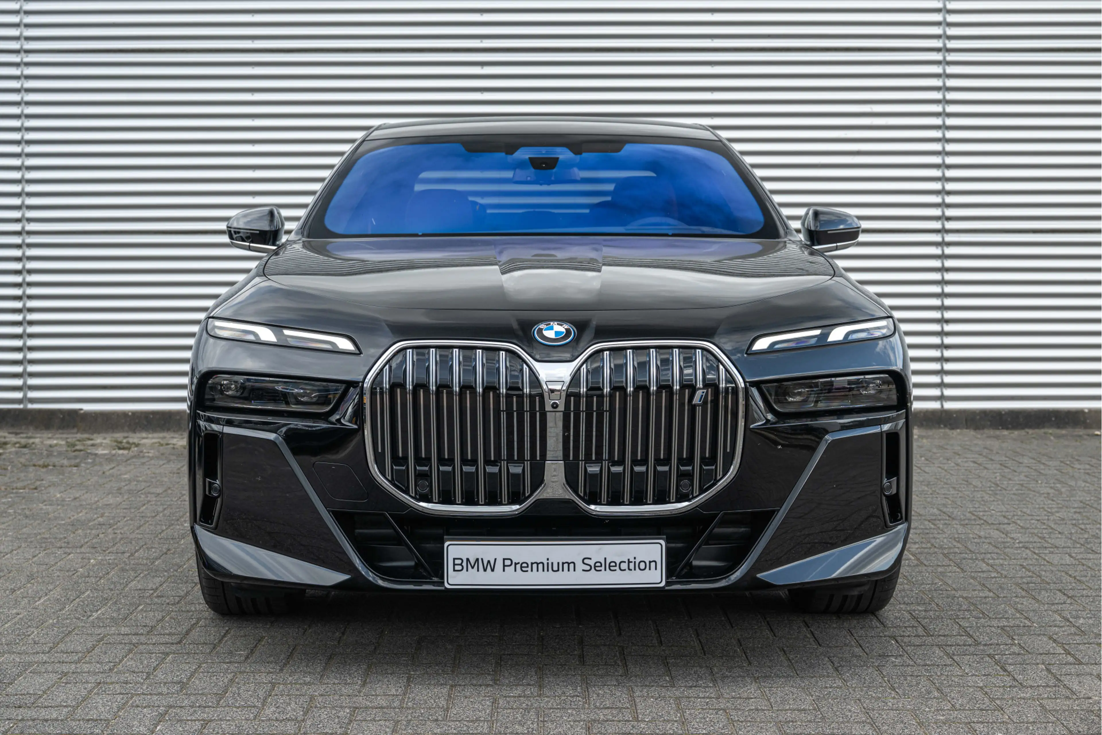 BMW i7 eDrive50 High Executive M Sport / Panoramadak Sky — photo 6