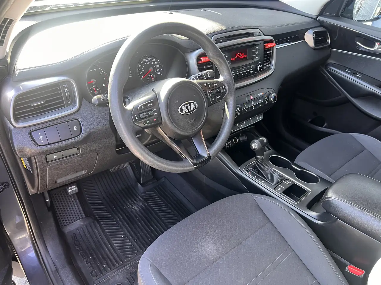 Kia Sorento снимка Kia Sorento