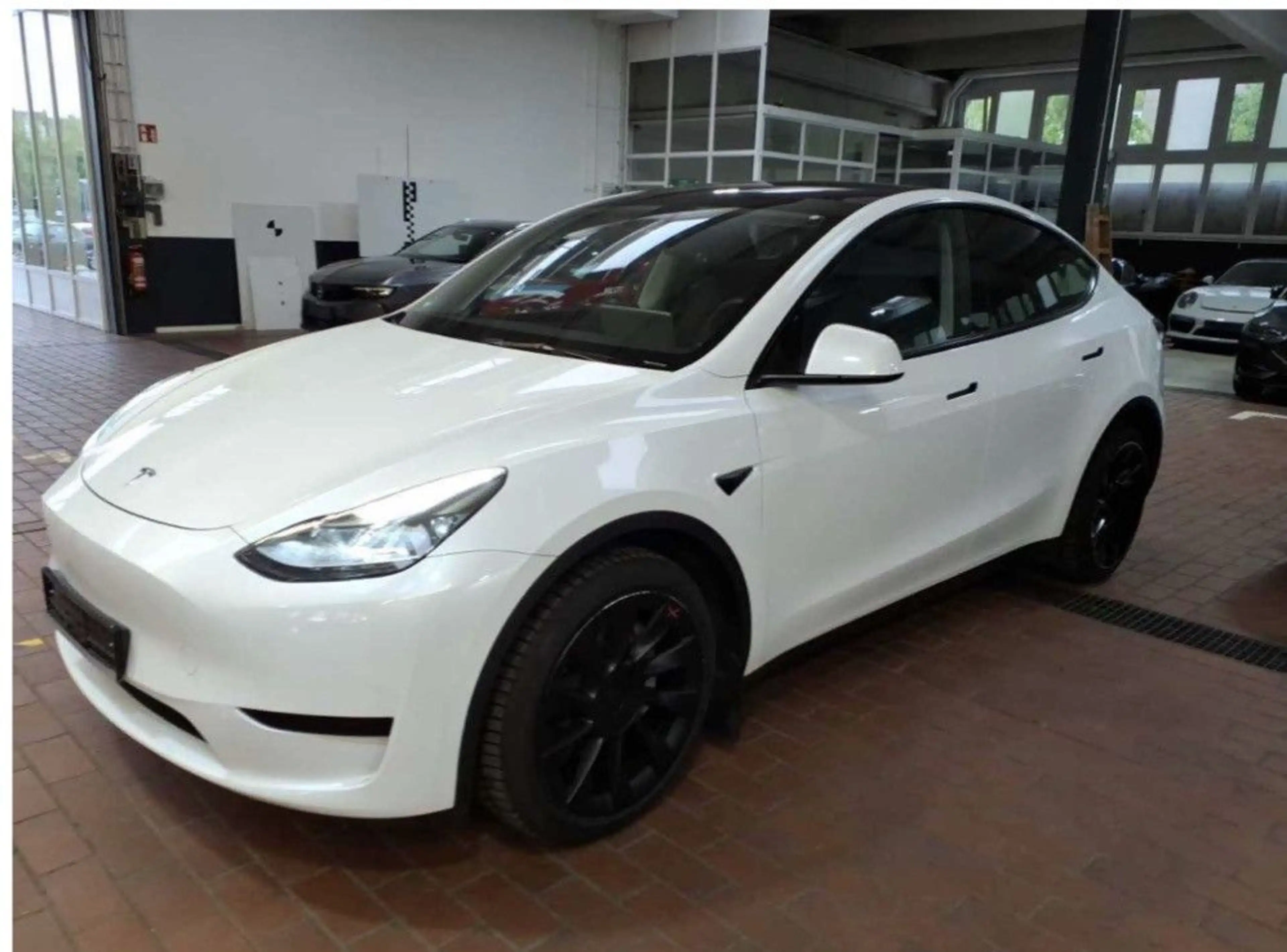 Tesla Model Y RWD Wärmepumpe/Pano/ACC/LED/Sound/Kamera