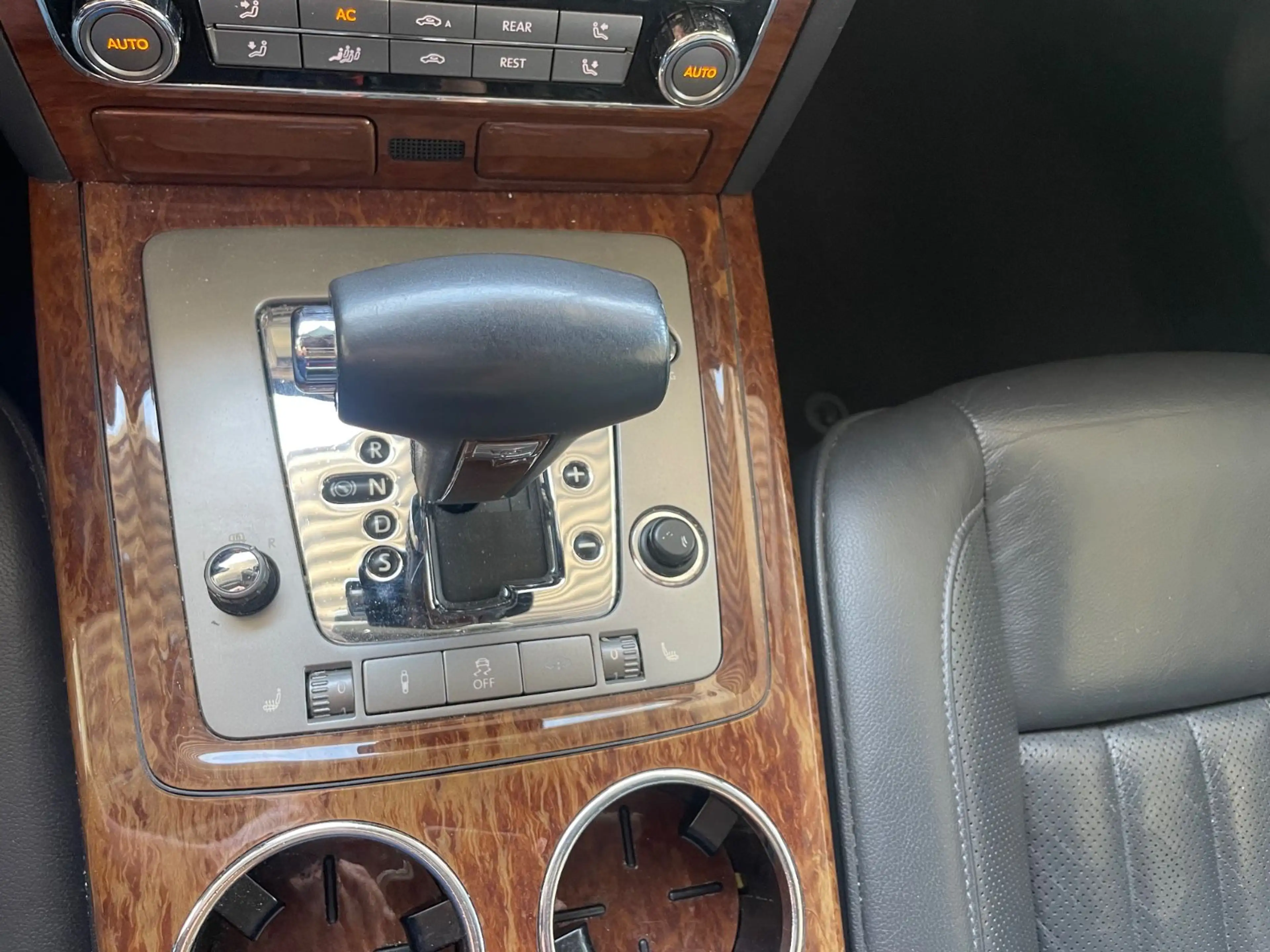 Volkswagen Phaeton PHAETON 3.0TDI-V6 4Motion/NAVI/XENON/ESD/LUFTFED — photo 10