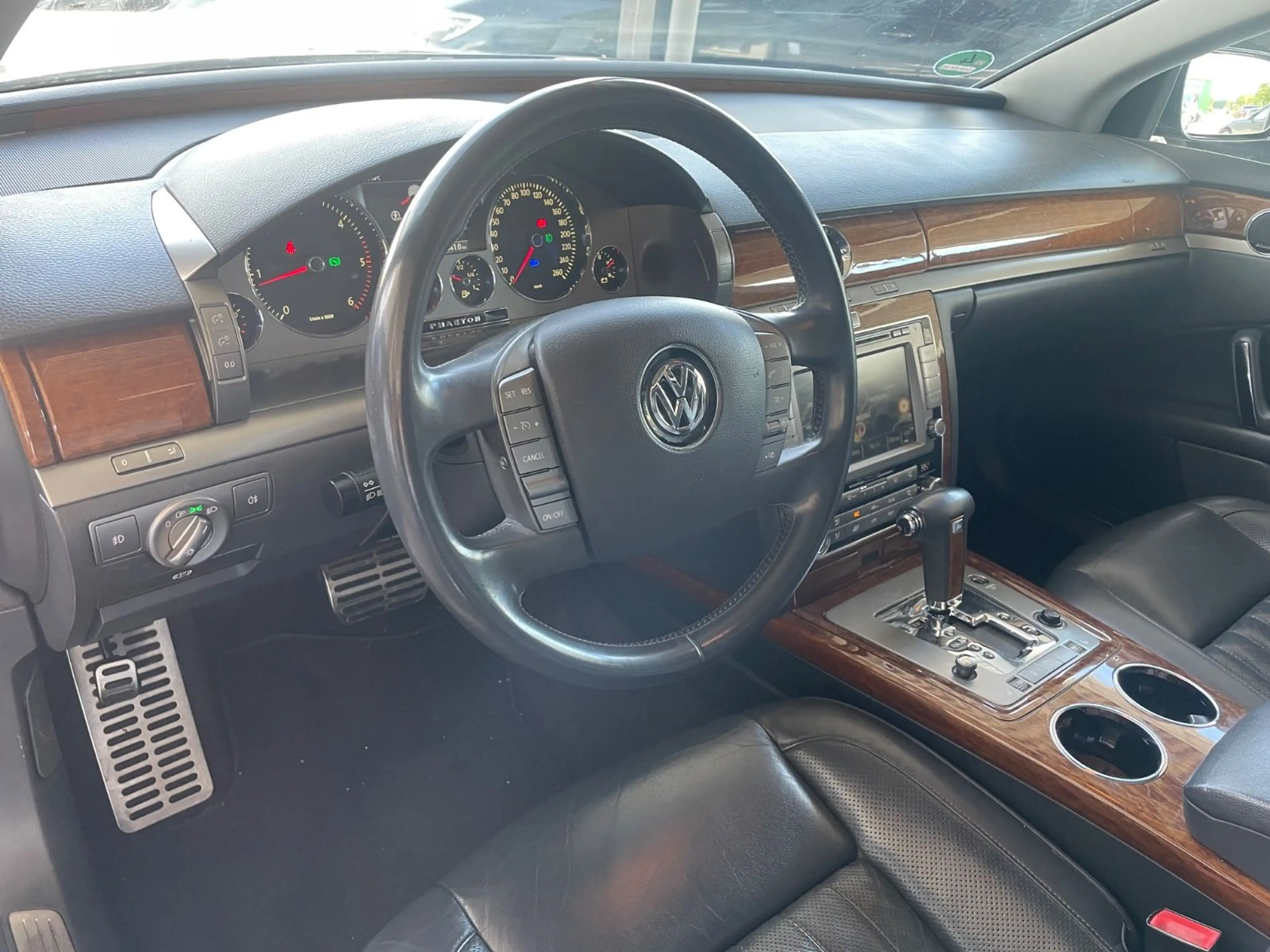 Volkswagen Phaeton PHAETON 3.0TDI-V6 4Motion/NAVI/XENON/ESD/LUFTFED — photo 6