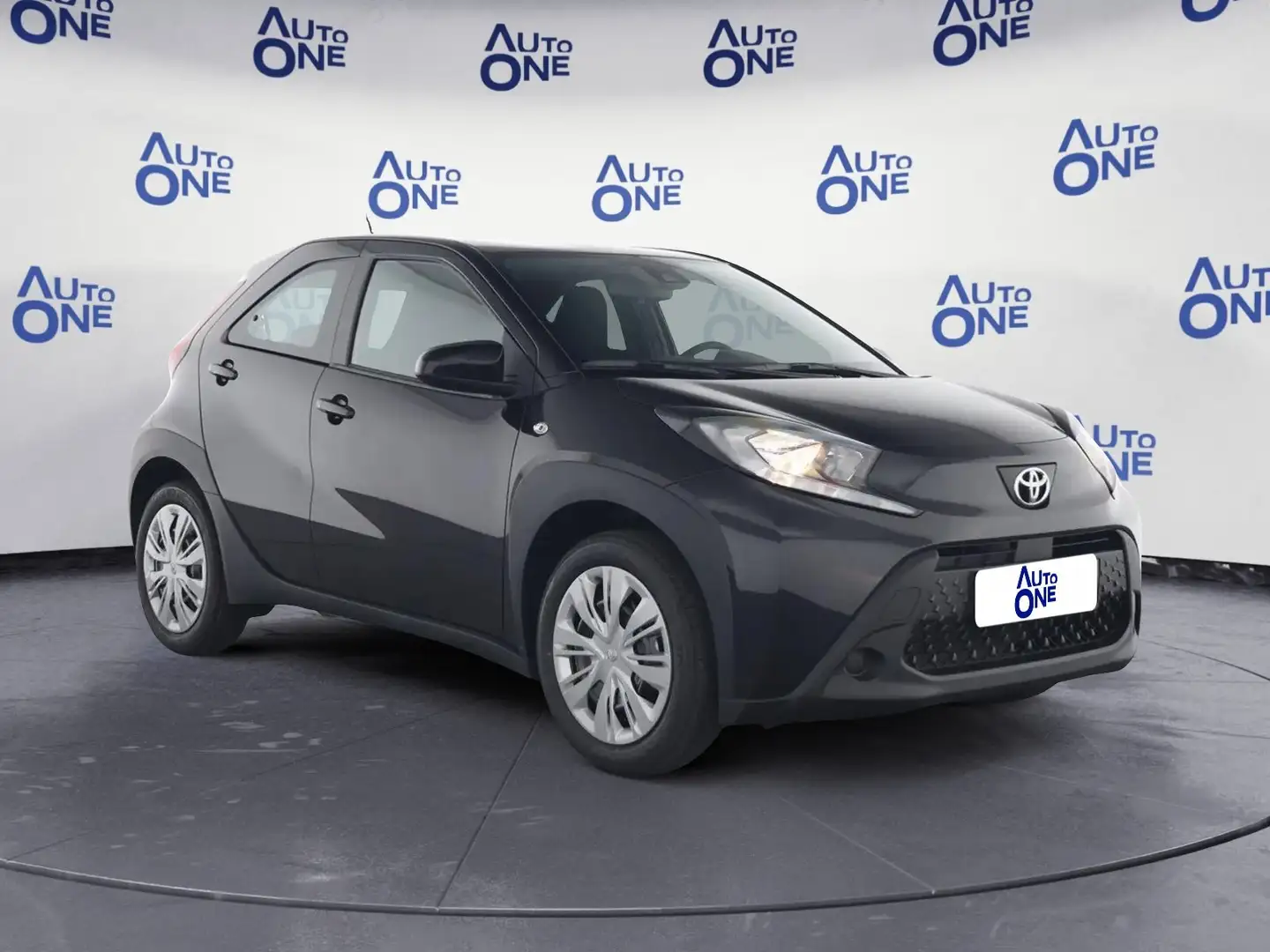 Toyota Aygo X 1.0 VVT-I 72CV ACTIVE Schwarz - 1