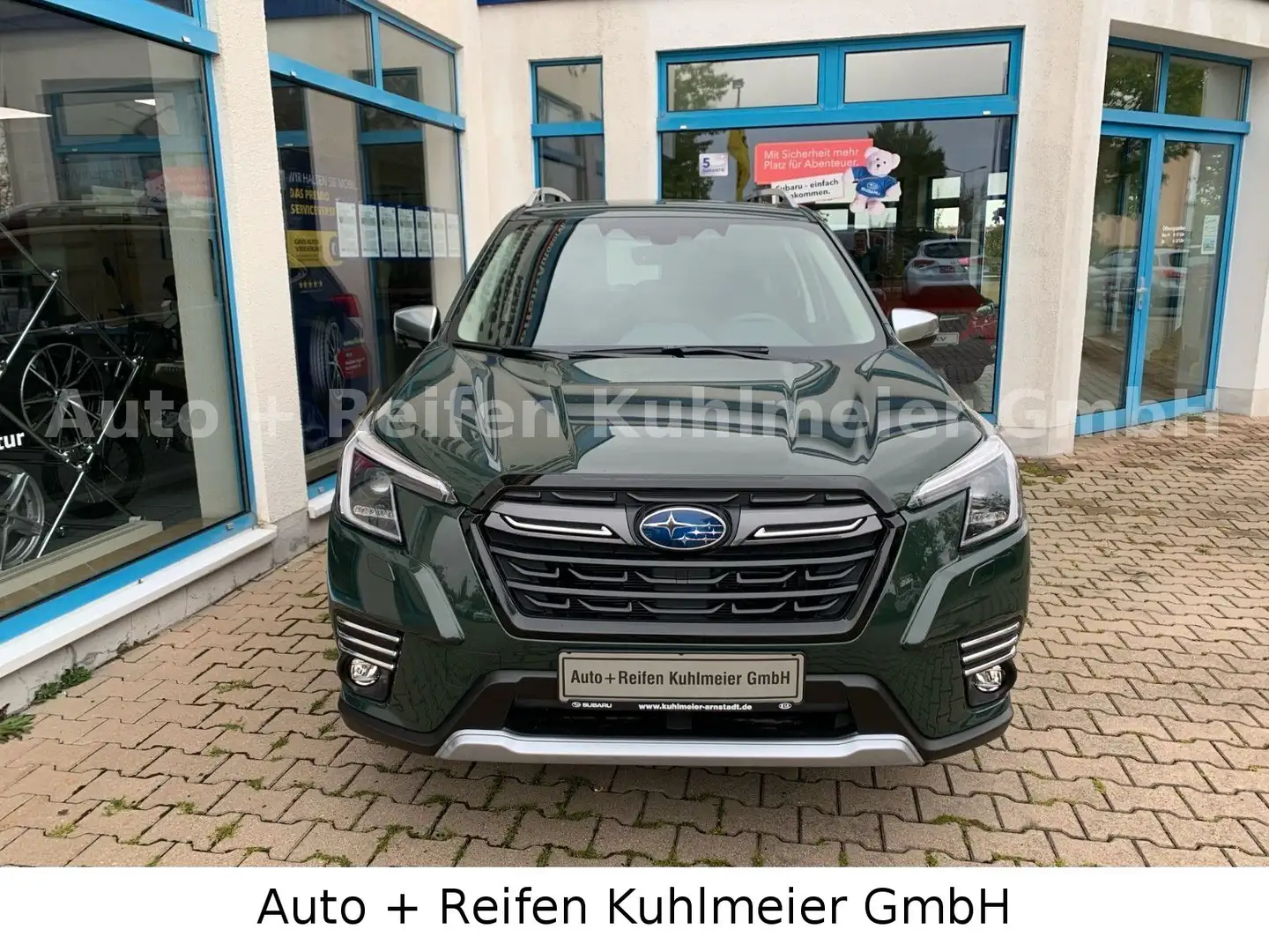Subaru Forester 2.0ie Comfort Зелений - 1