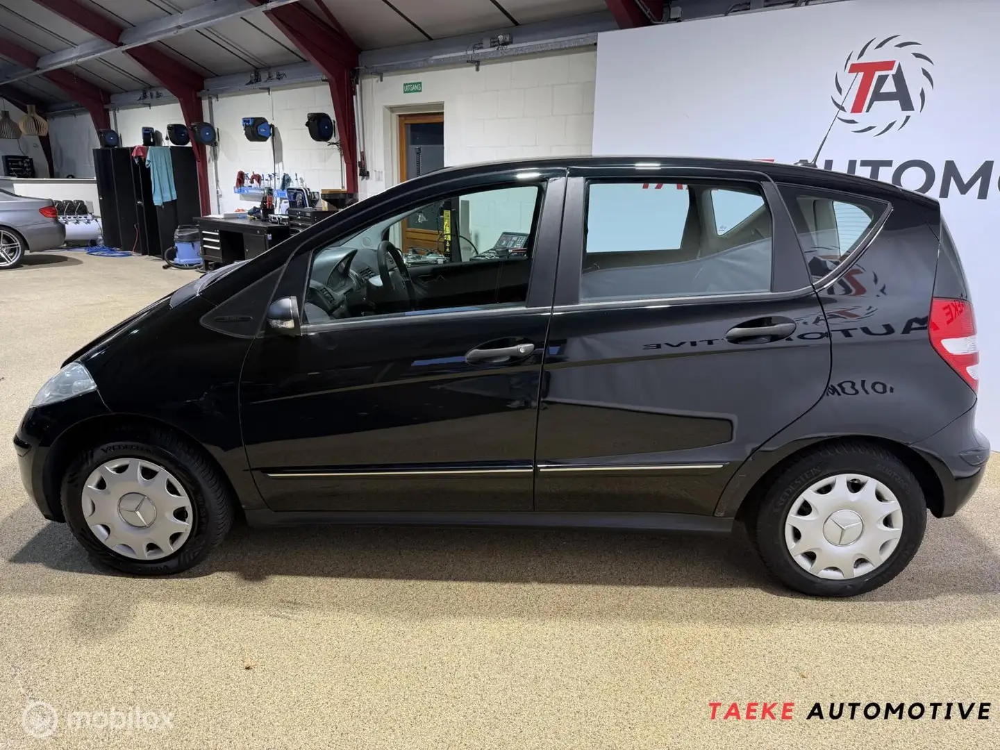 Mercedes-Benz A 150 Classic APK/NAP/Airco Zwart - 2
