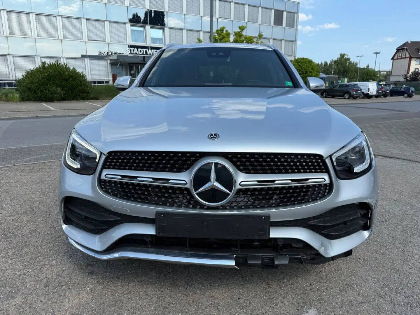 Mercedes-Benz GLC 200 CDI 4Matic AMG-Line,Leder,Kamera,AHK Silber - 2