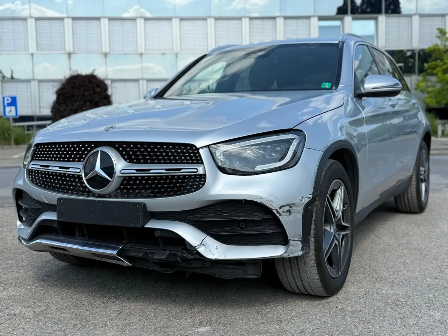 Mercedes-Benz GLC 200 CDI 4Matic AMG-Line,Leder,Kamera,AHK Silber - 1