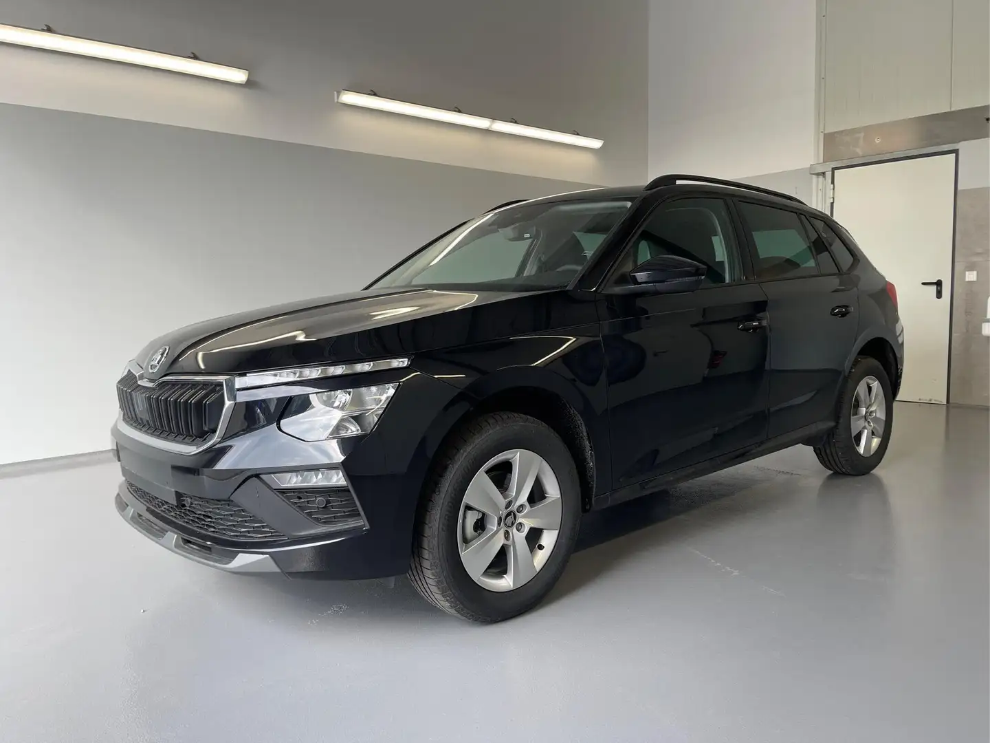 Skoda Kamiq Selection 115PS DSG AHK+Kamera+Kessy+PDC+Winter... Schwarz - 1