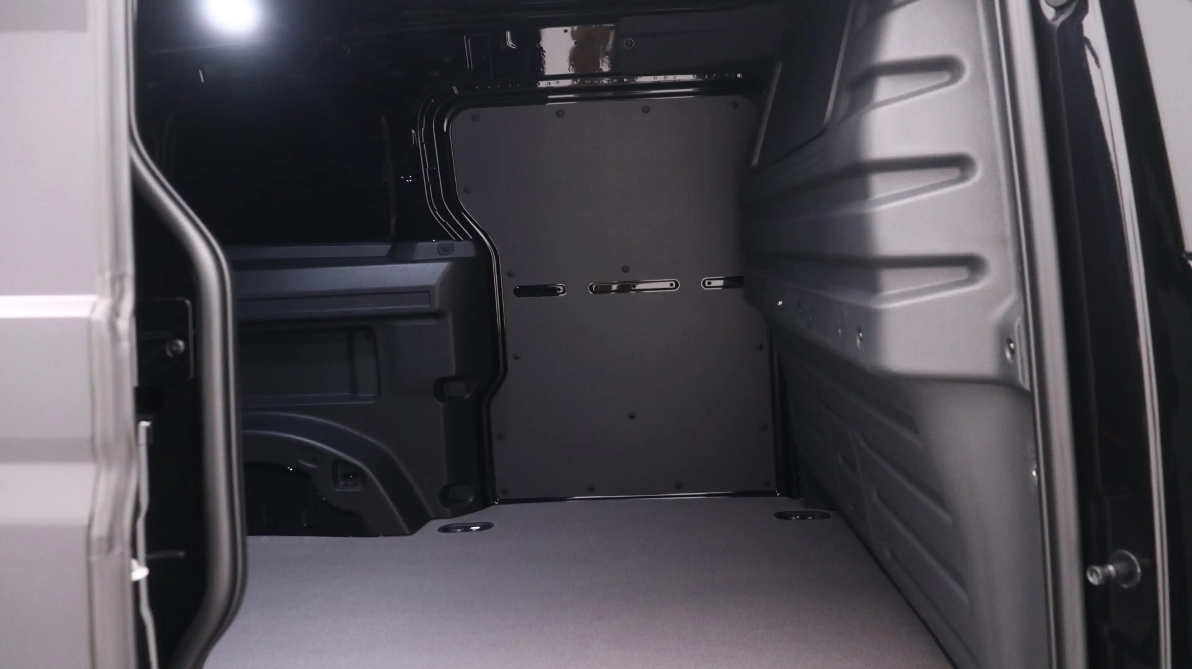 Volkswagen ID. Buzz Cargo L1H1 286pk 79kWh RWD Economy-Limited Edition — photo 14
