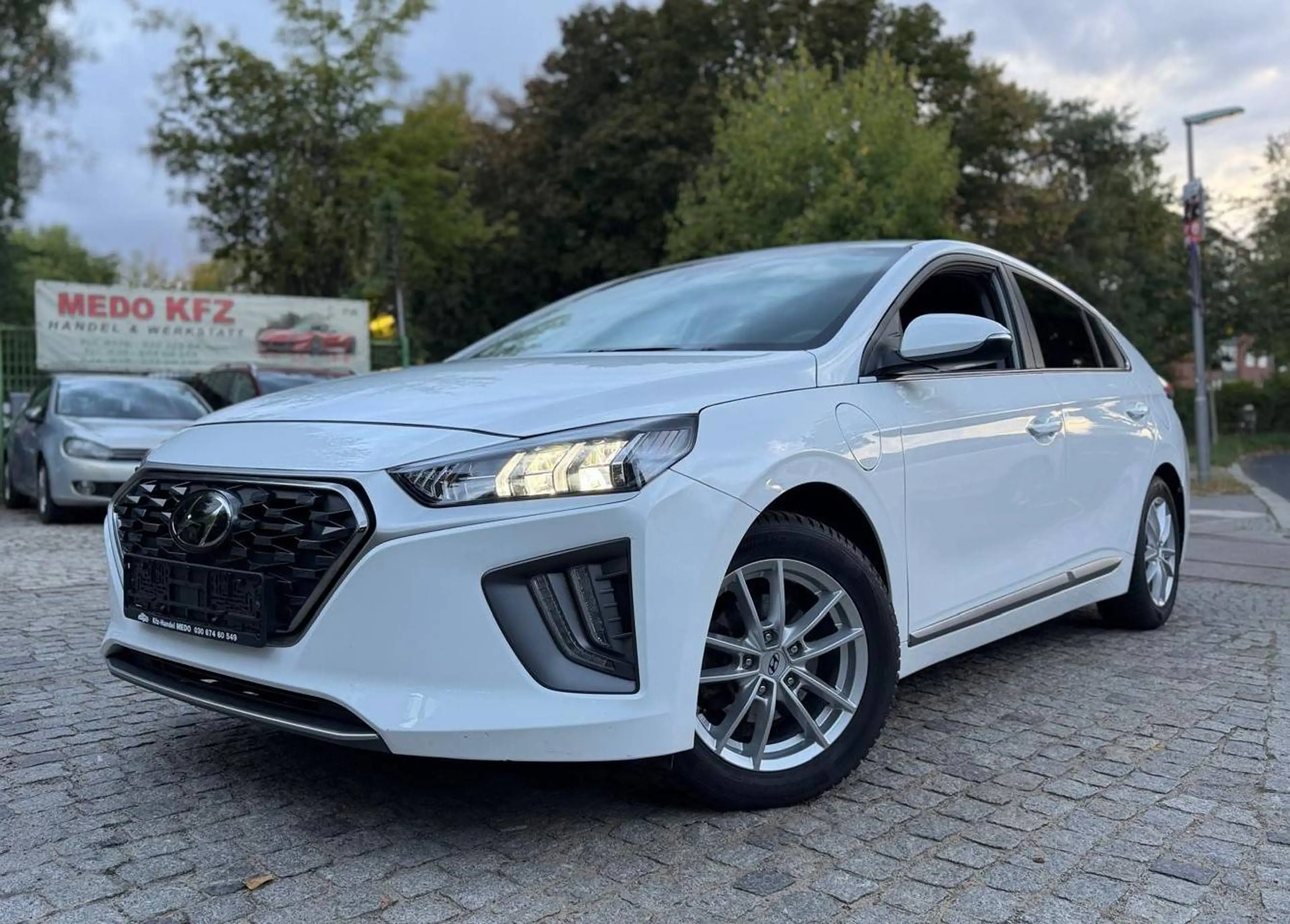 Hyundai IONIQ Style Plug-In Hybrid
