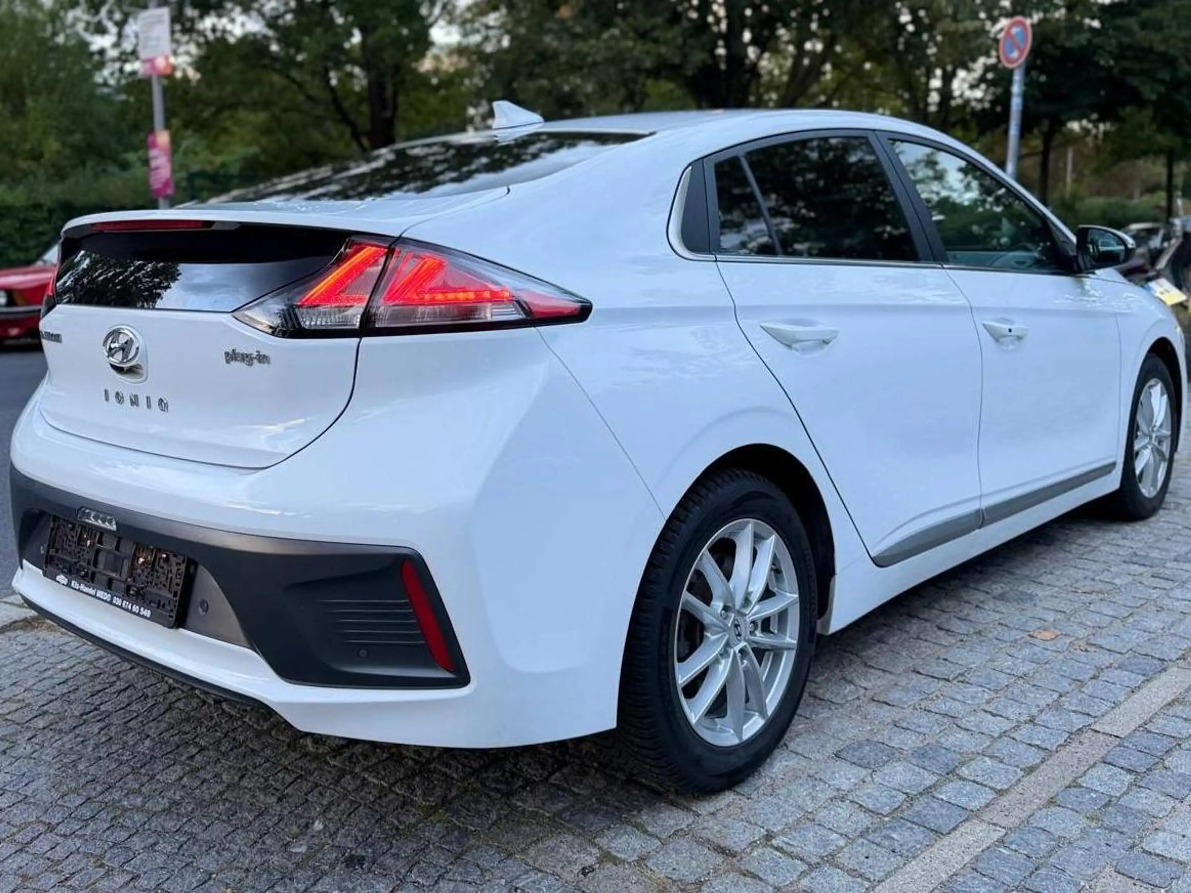 Hyundai IONIQ Style Plug-In Hybrid — photo 5