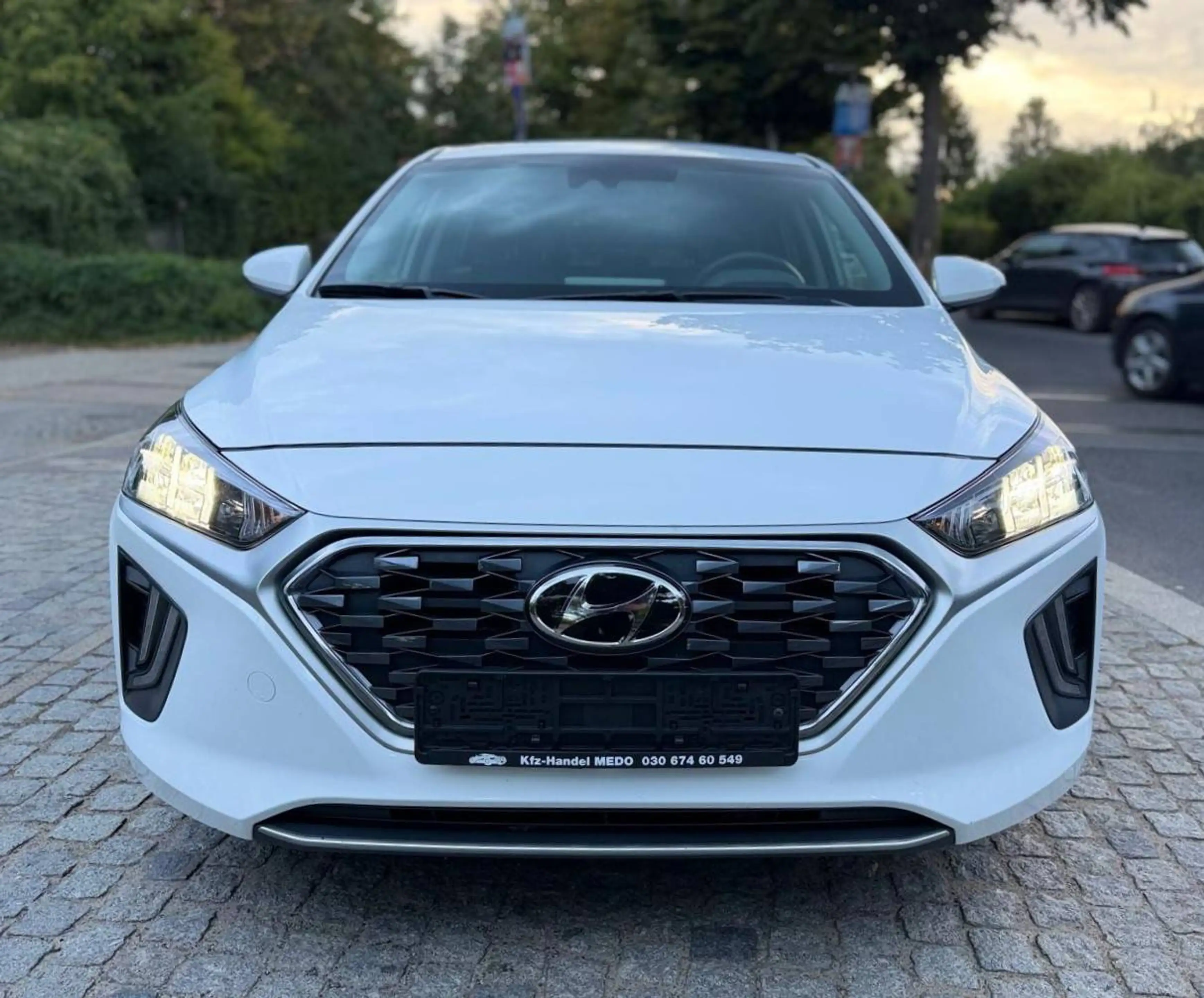 Hyundai IONIQ Style Plug-In Hybrid — photo 8