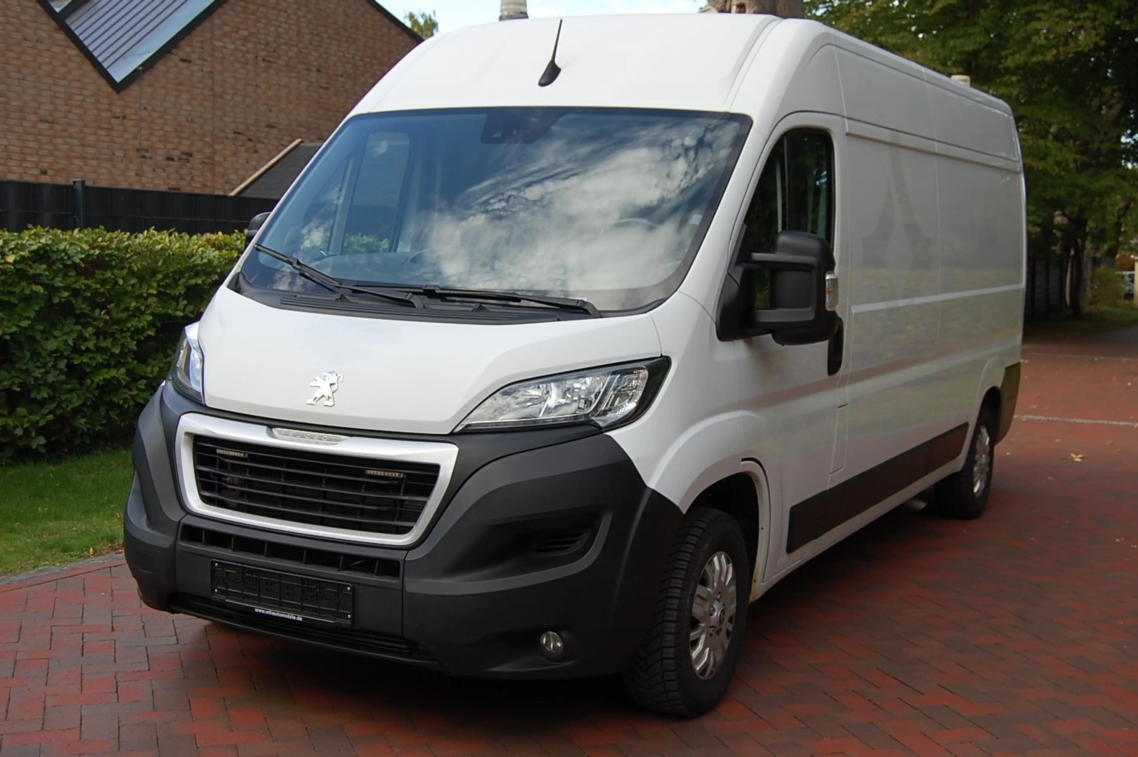 Peugeot Boxer 335 L3H2 BlueHDi 165 Stop Ultimate Alufelgen Standheizung Navi AHK 2,5t Sitzheizung Regal/Werkstattausbau