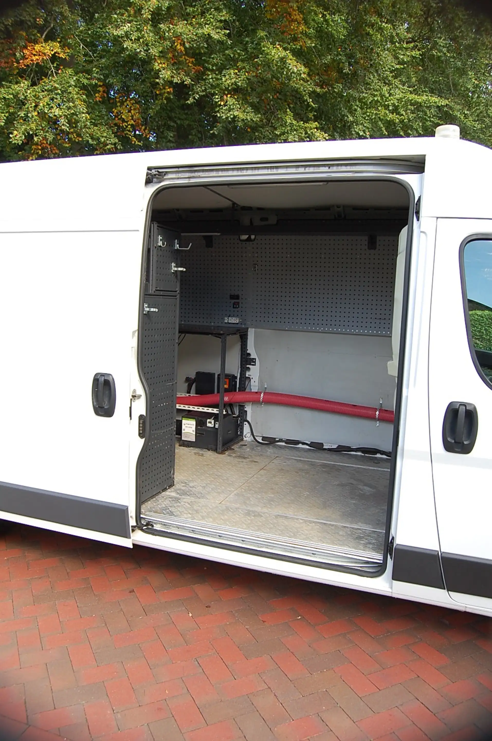 Peugeot Boxer 335 L3H2 BlueHDi 165 Stop Ultimate Alufelgen Standheizung Navi AHK 2,5t Sitzheizung Regal/Werkstattausbau — photo 13