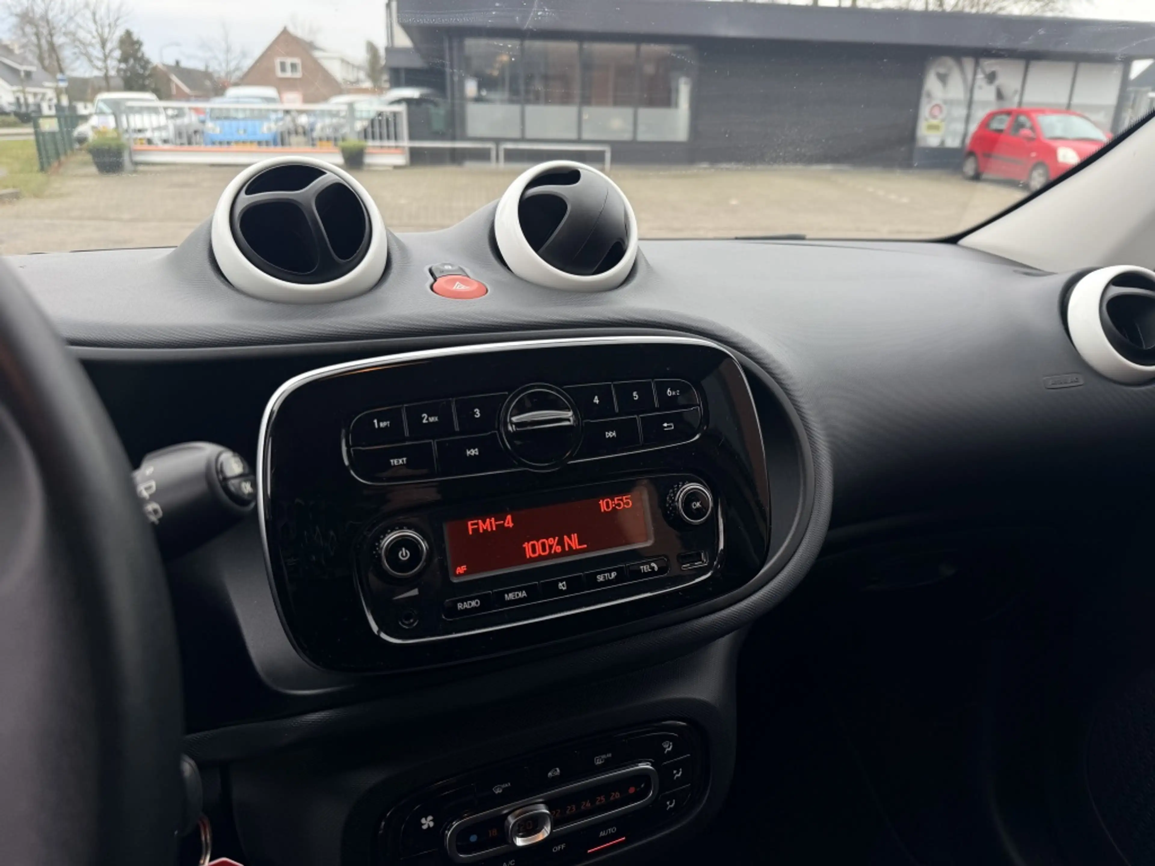 smart forFour 1.0 Pure — photo 11