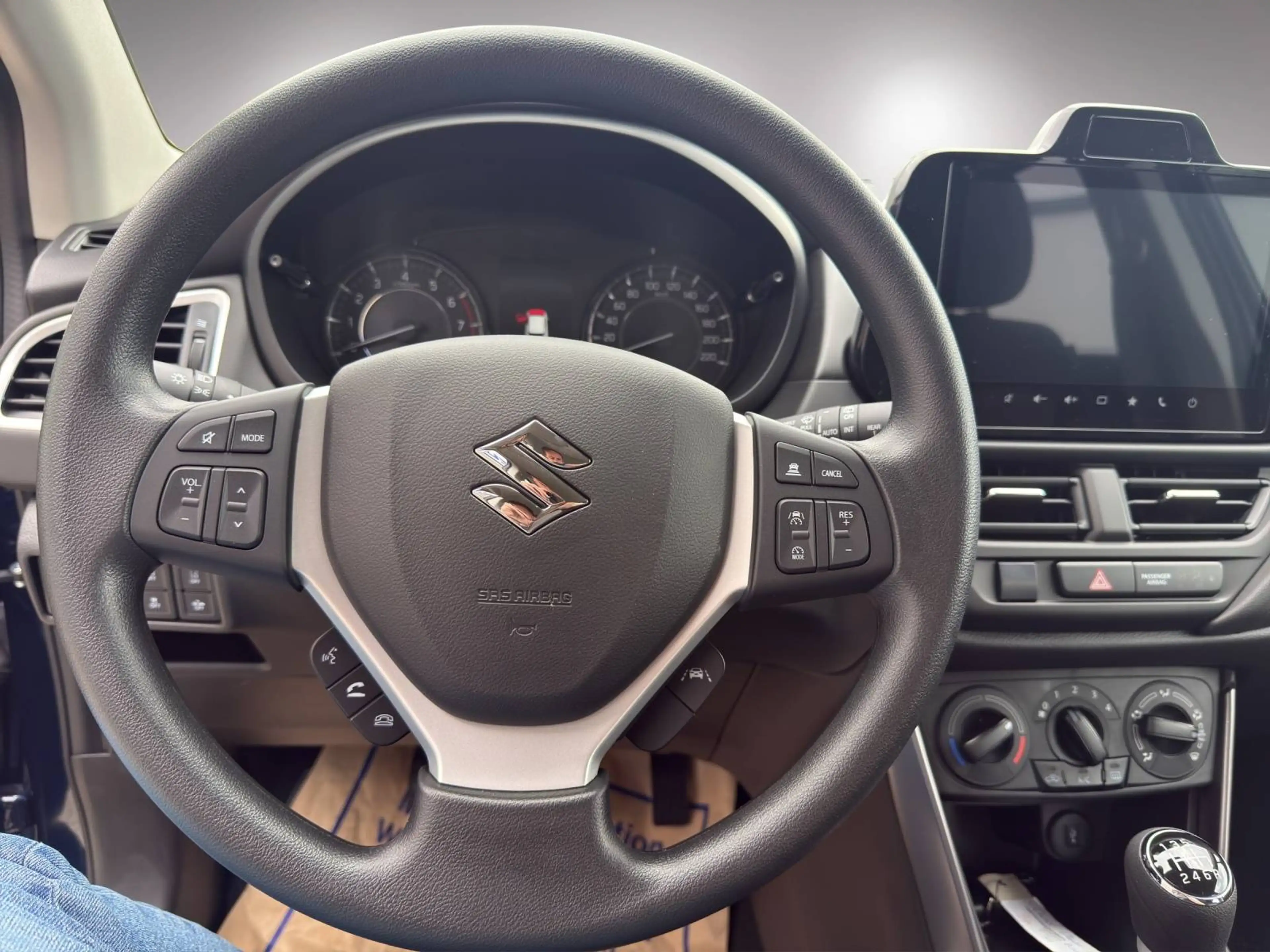Suzuki S-Cross 1,4 Hybrid clear — photo 11