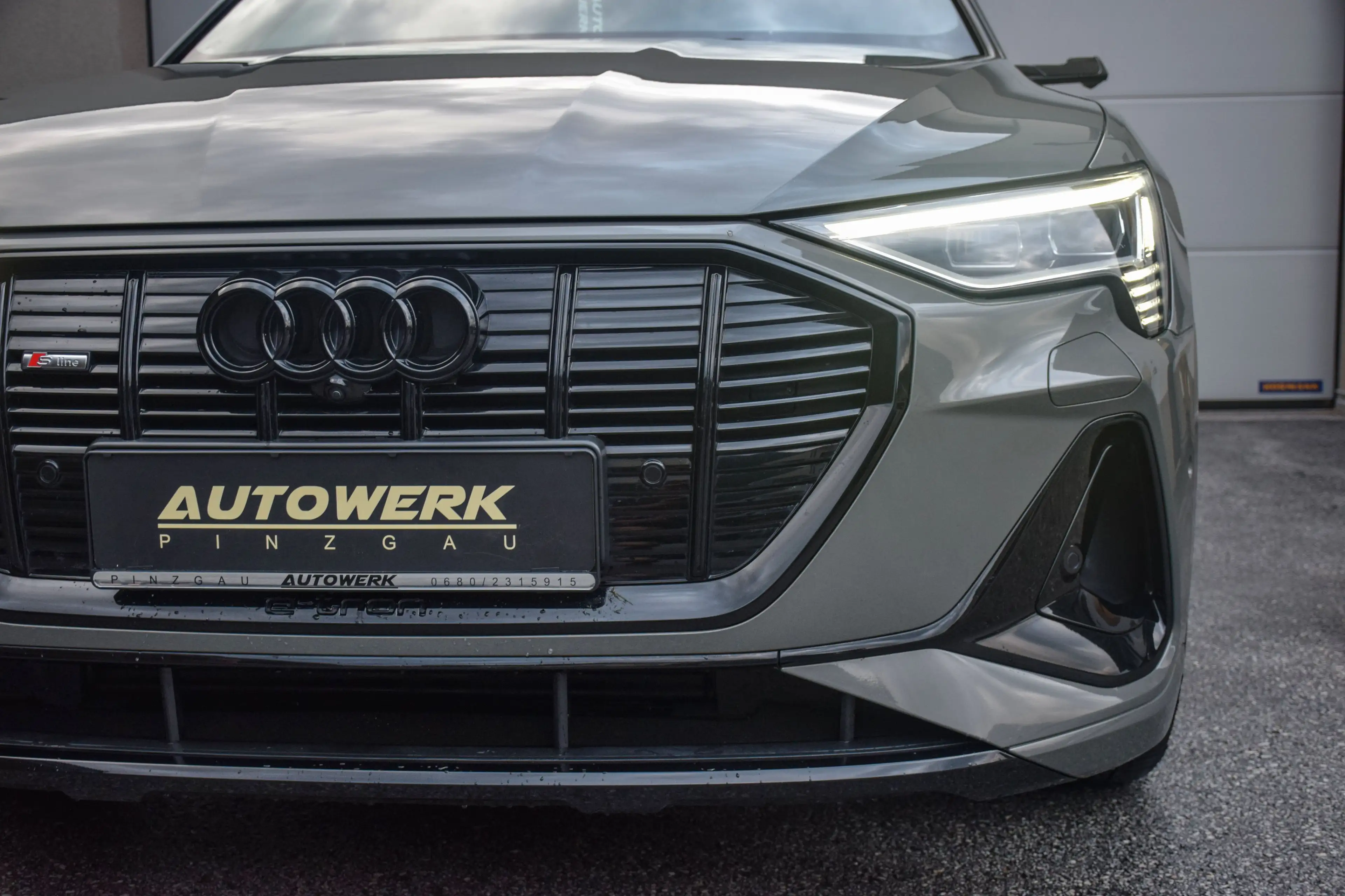 Audi e-tron e-tron 55 quattro S-line "black edition* — photo 4