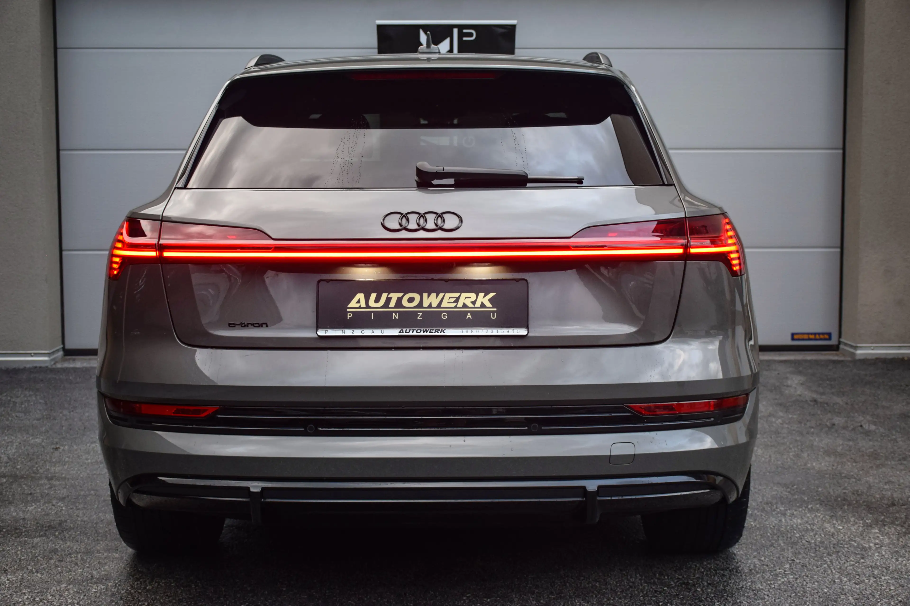Audi e-tron e-tron 55 quattro S-line "black edition* — photo 7
