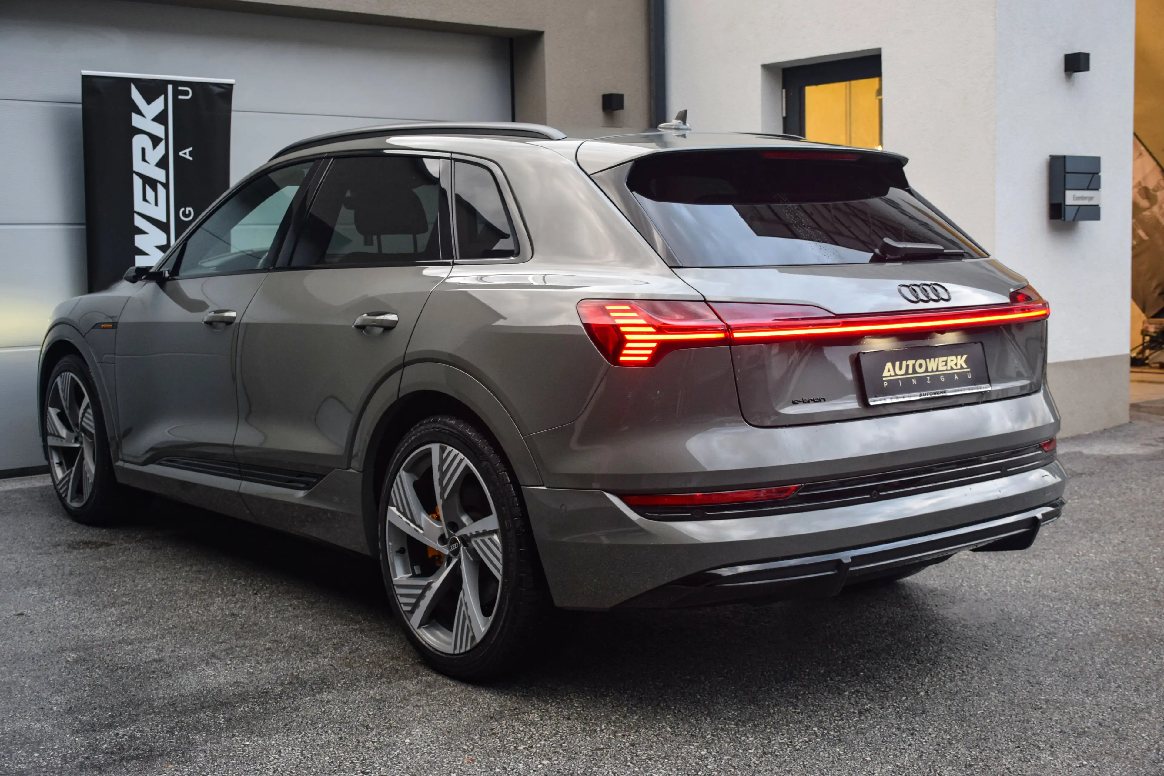 Audi e-tron e-tron 55 quattro S-line "black edition* — photo 8