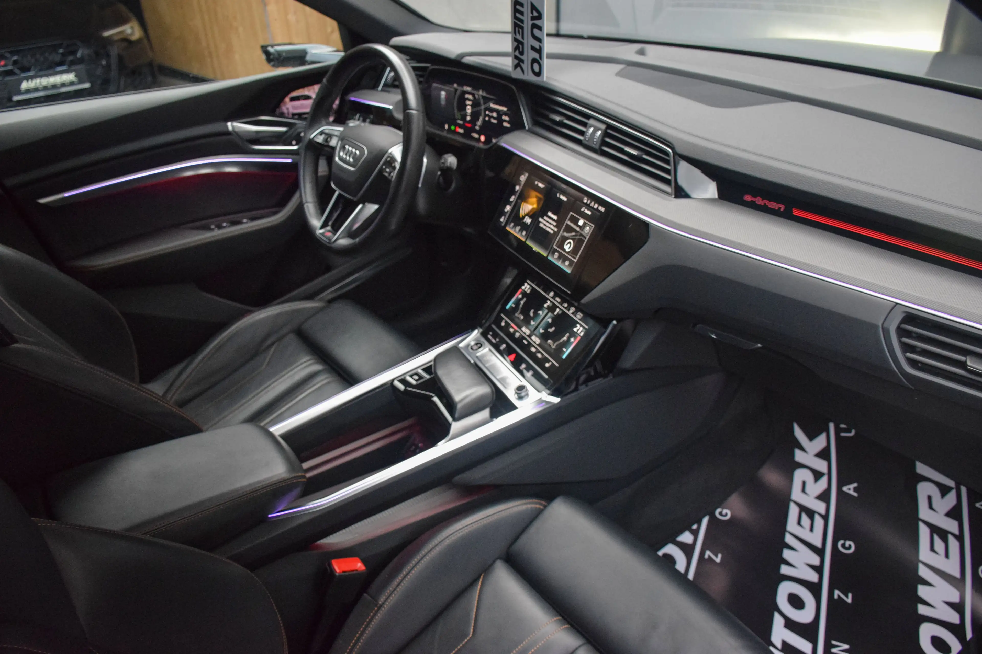 Audi e-tron e-tron 55 quattro S-line "black edition* — photo 12