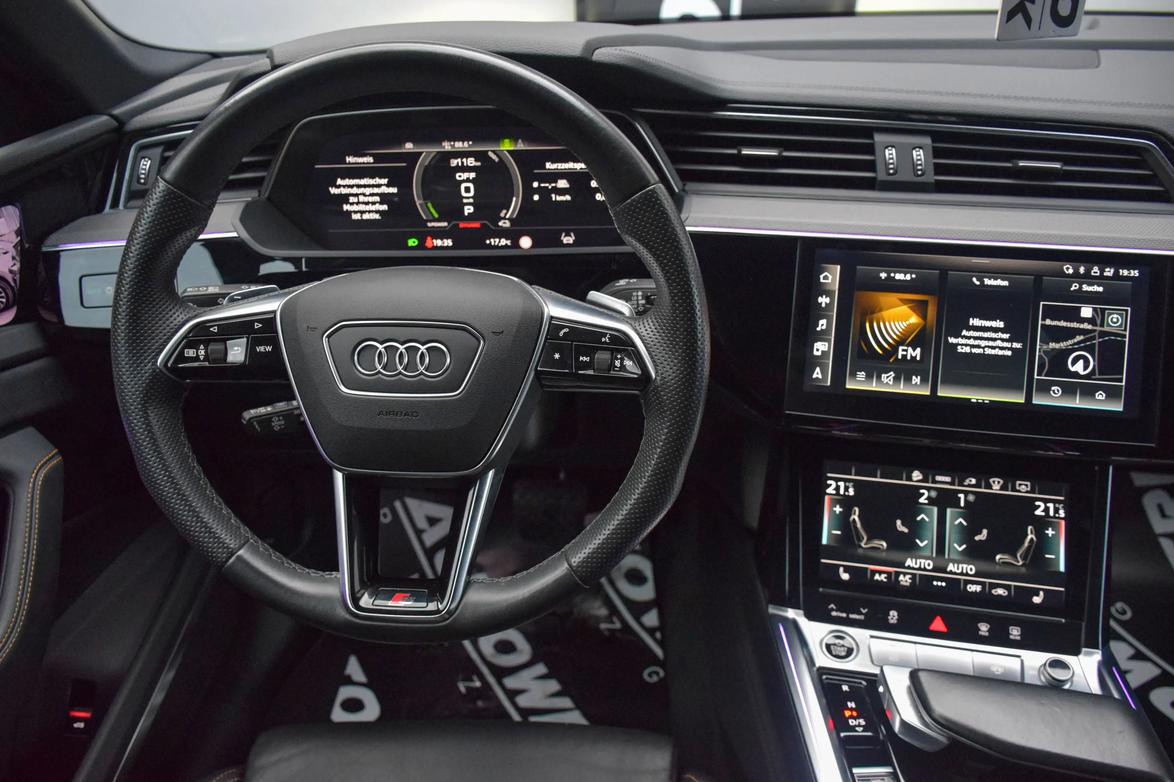 Audi e-tron e-tron 55 quattro S-line "black edition* — photo 10
