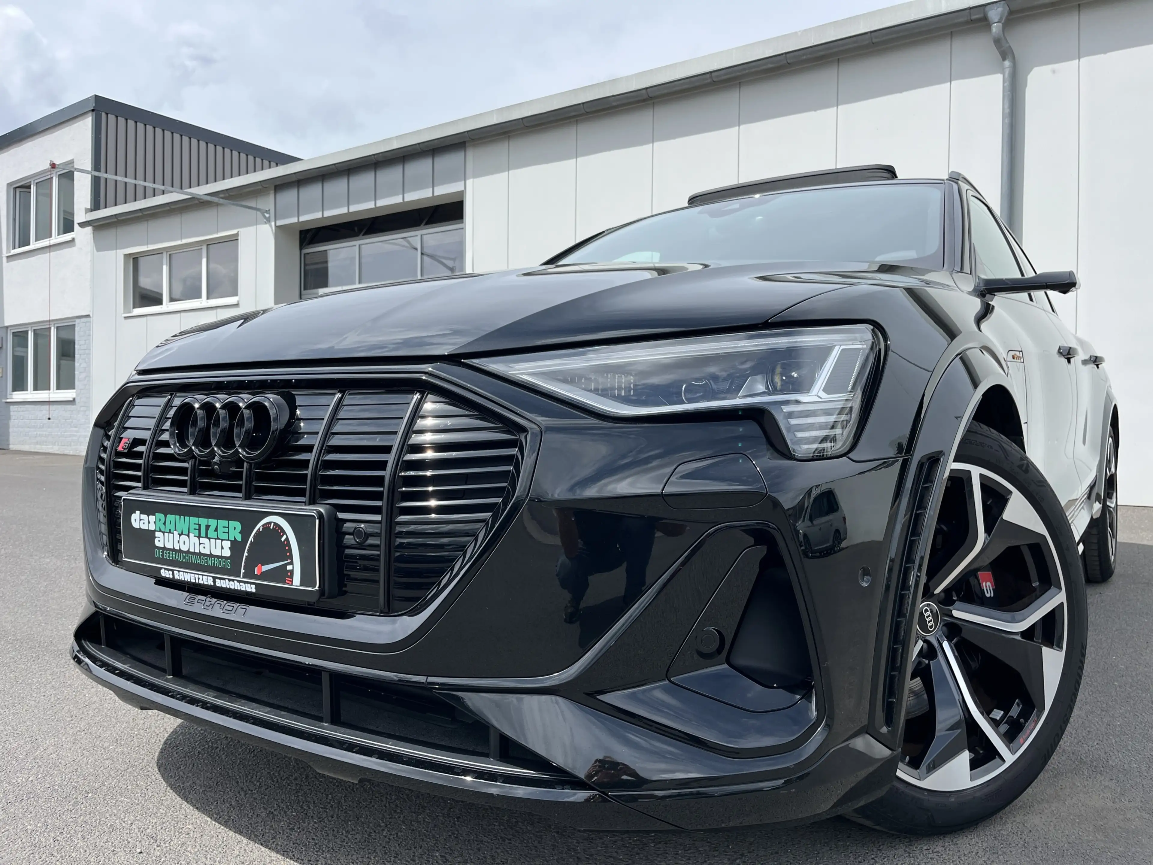 Audi e-tron S quattro AHK PANO HeadUp Navi 360RFK 4xSHZ LEDER