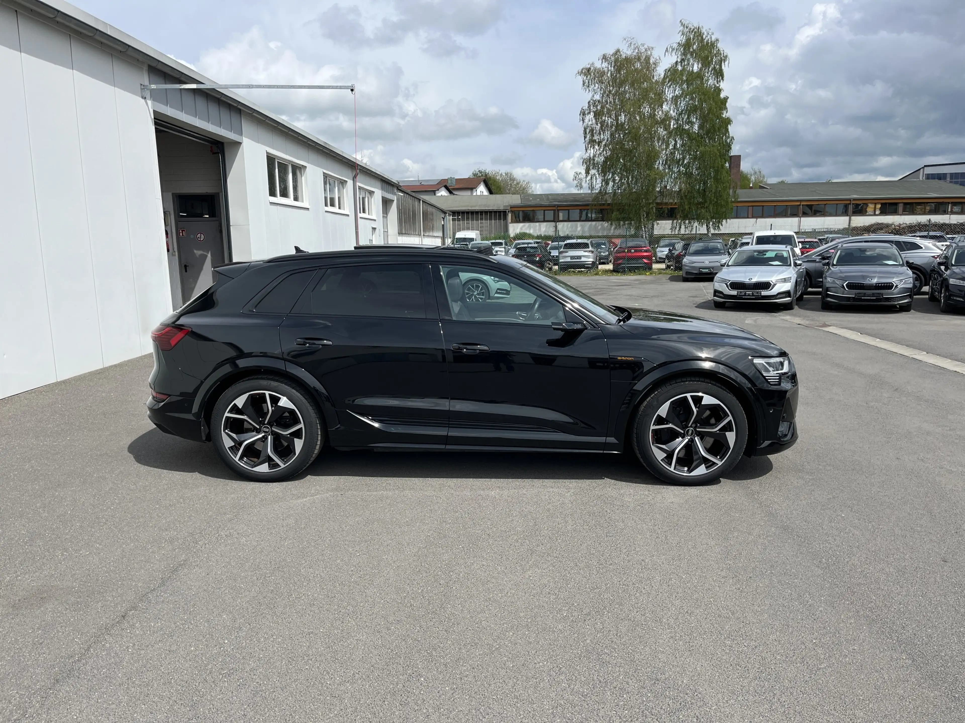 Audi e-tron S quattro AHK PANO HeadUp Navi 360RFK 4xSHZ LEDER — photo 5