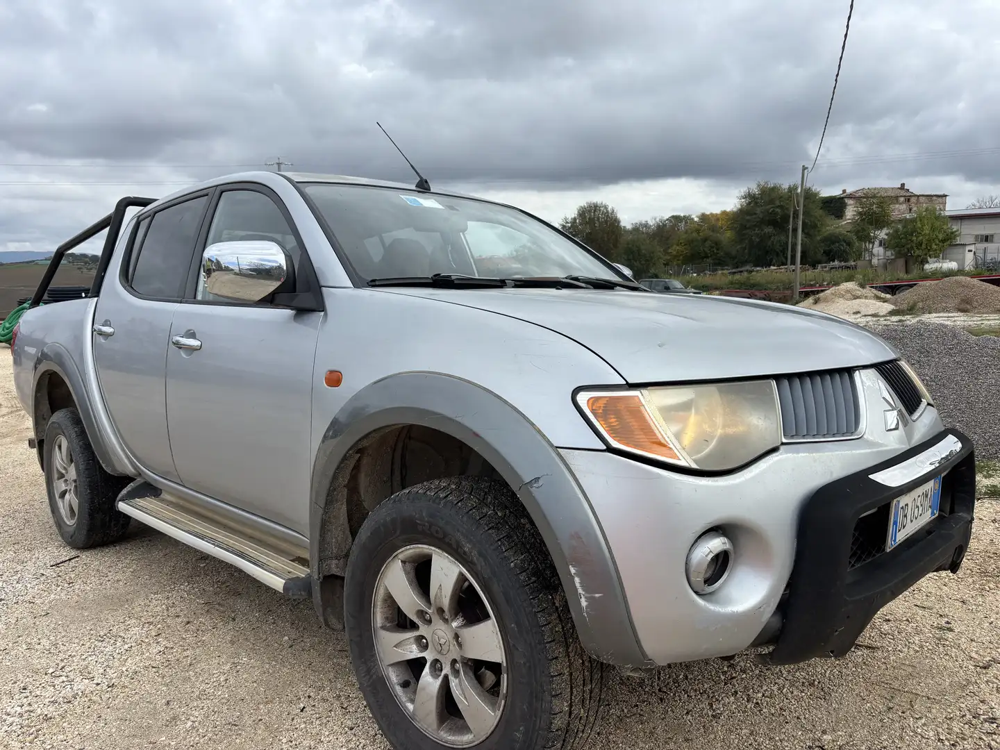 Mitsubishi L200 d.cab 2.5 di-d Intense - 2