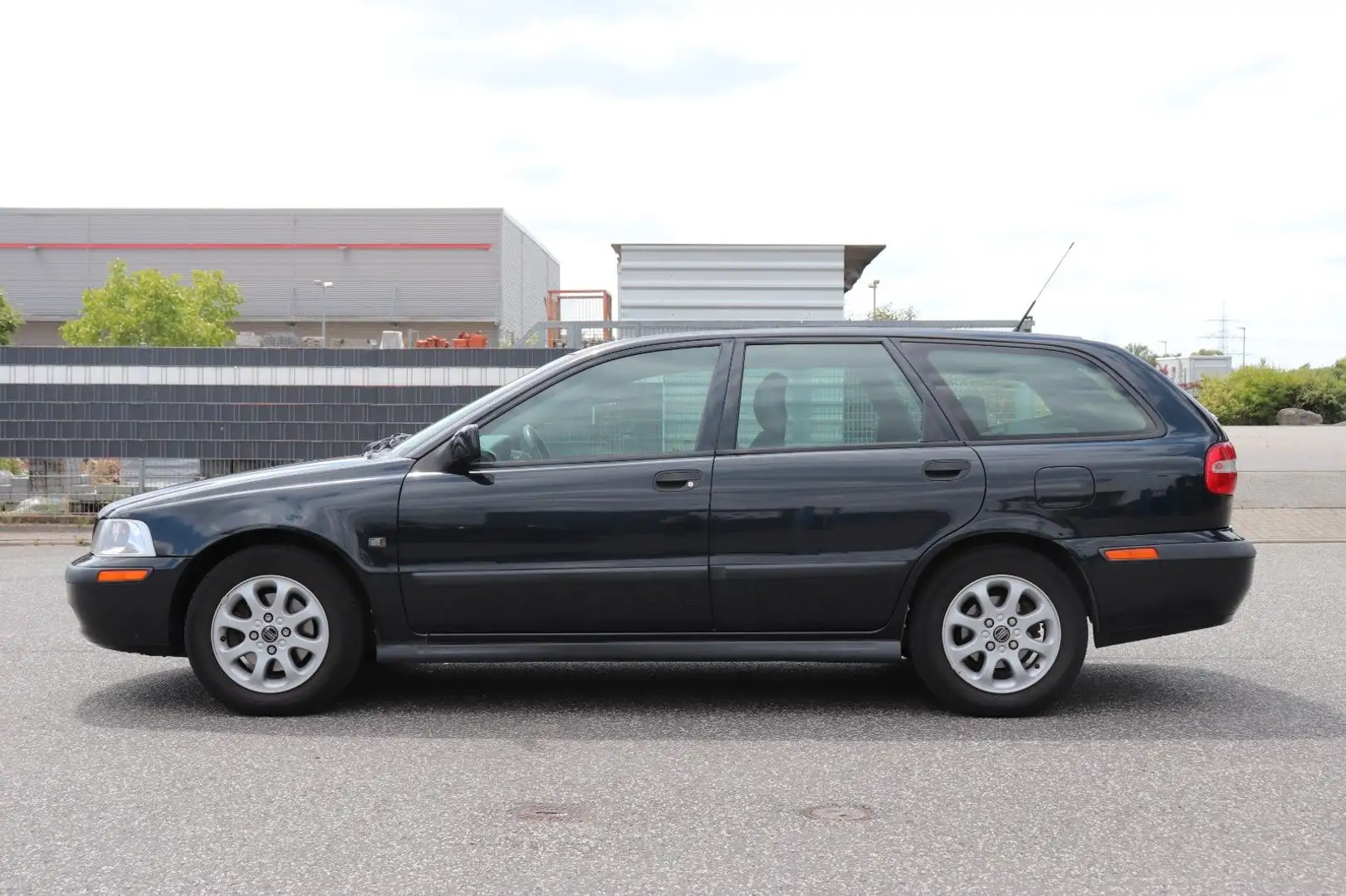 Volvo V40 1.8 Schwarz - 2