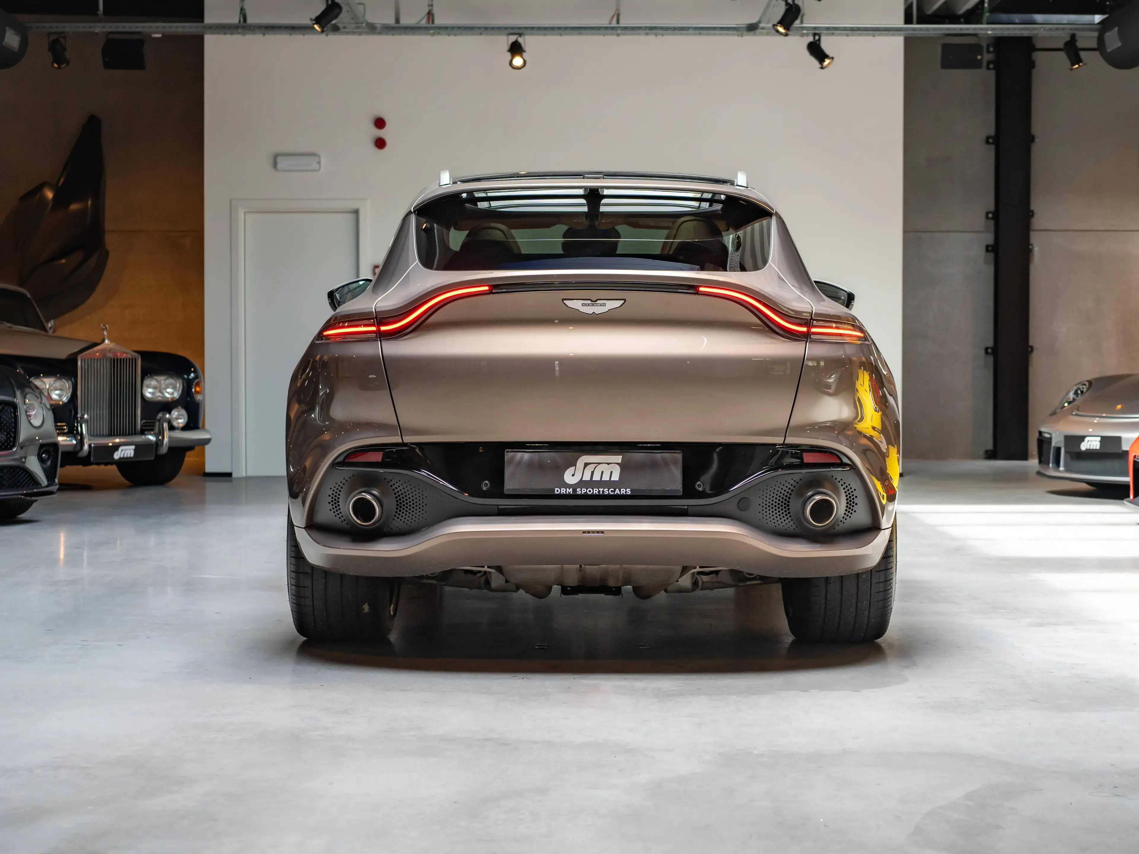 Aston Martin DBX DB Elegance Pack / Indulgence Pack — photo 4
