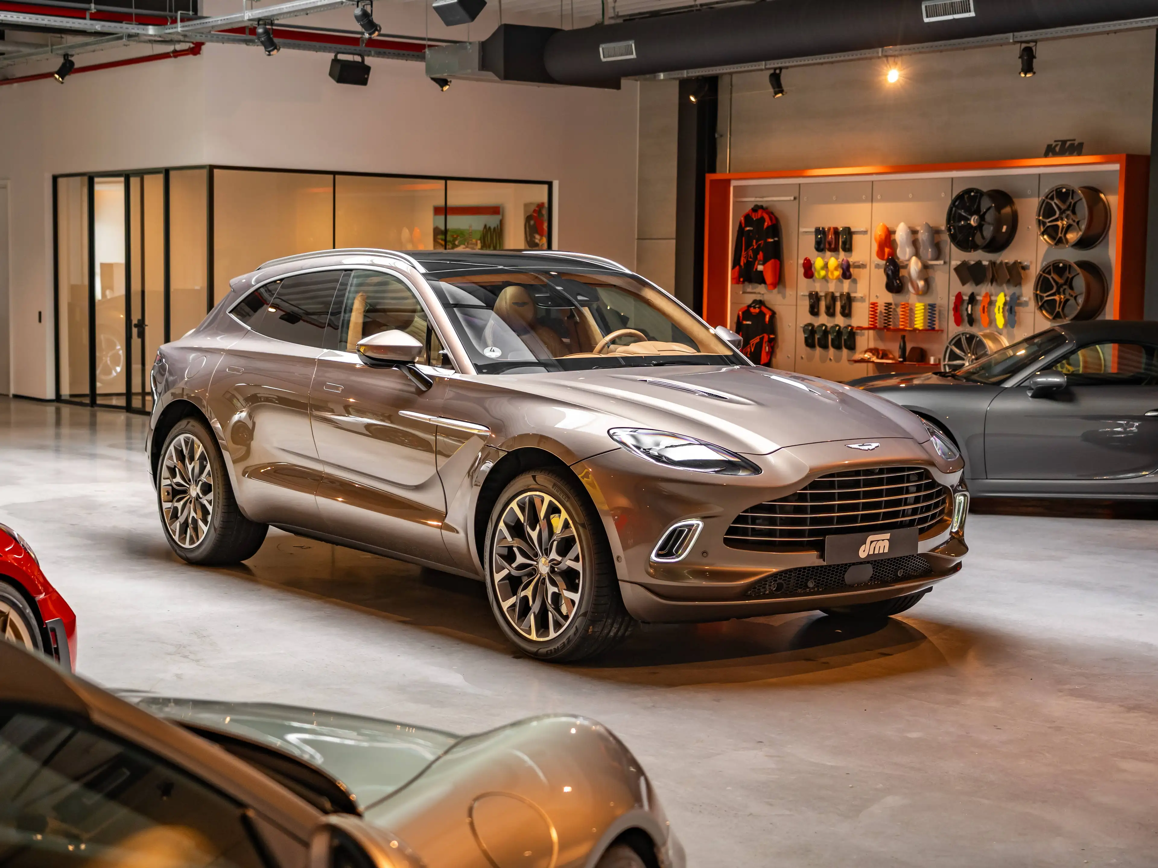 Aston Martin DBX DB Elegance Pack / Indulgence Pack — photo 11