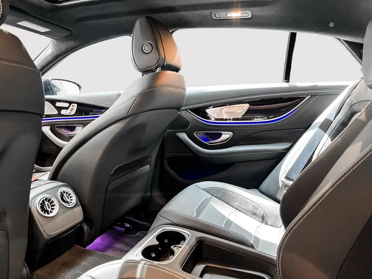 Mercedes-Benz AMG GT снимка Mercedes-Benz AMG GT