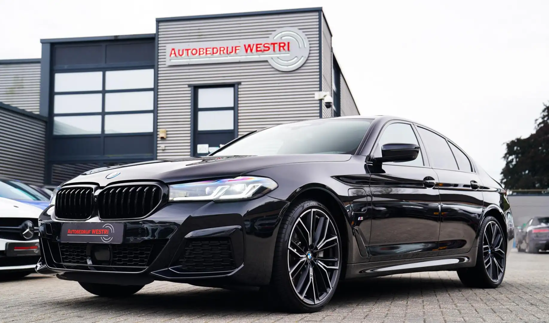 BMW 545 5-serie 545e xDrive Business Edition Plus | Massag Noir - 1