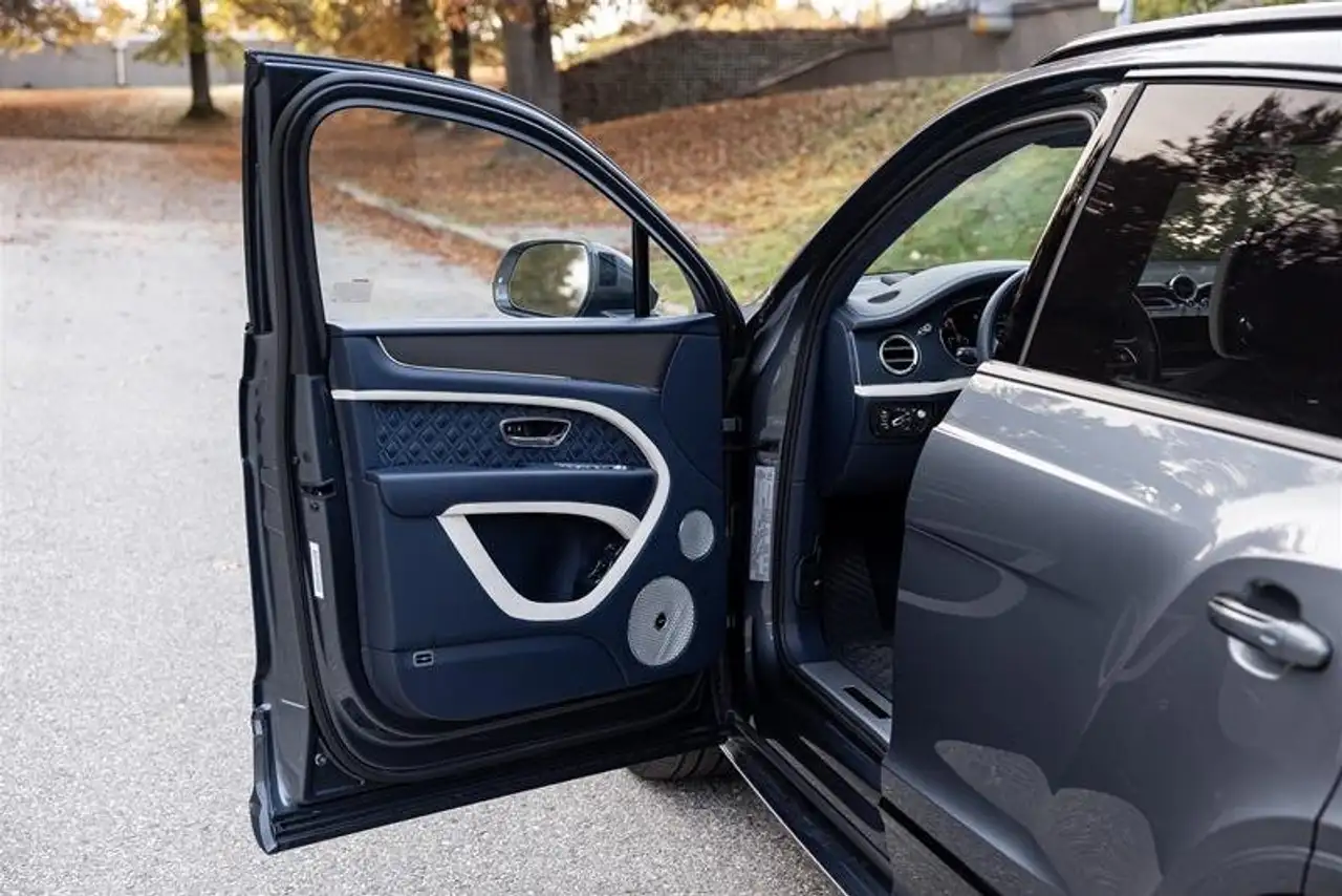 Bentley Bentayga снимка Bentley Bentayga