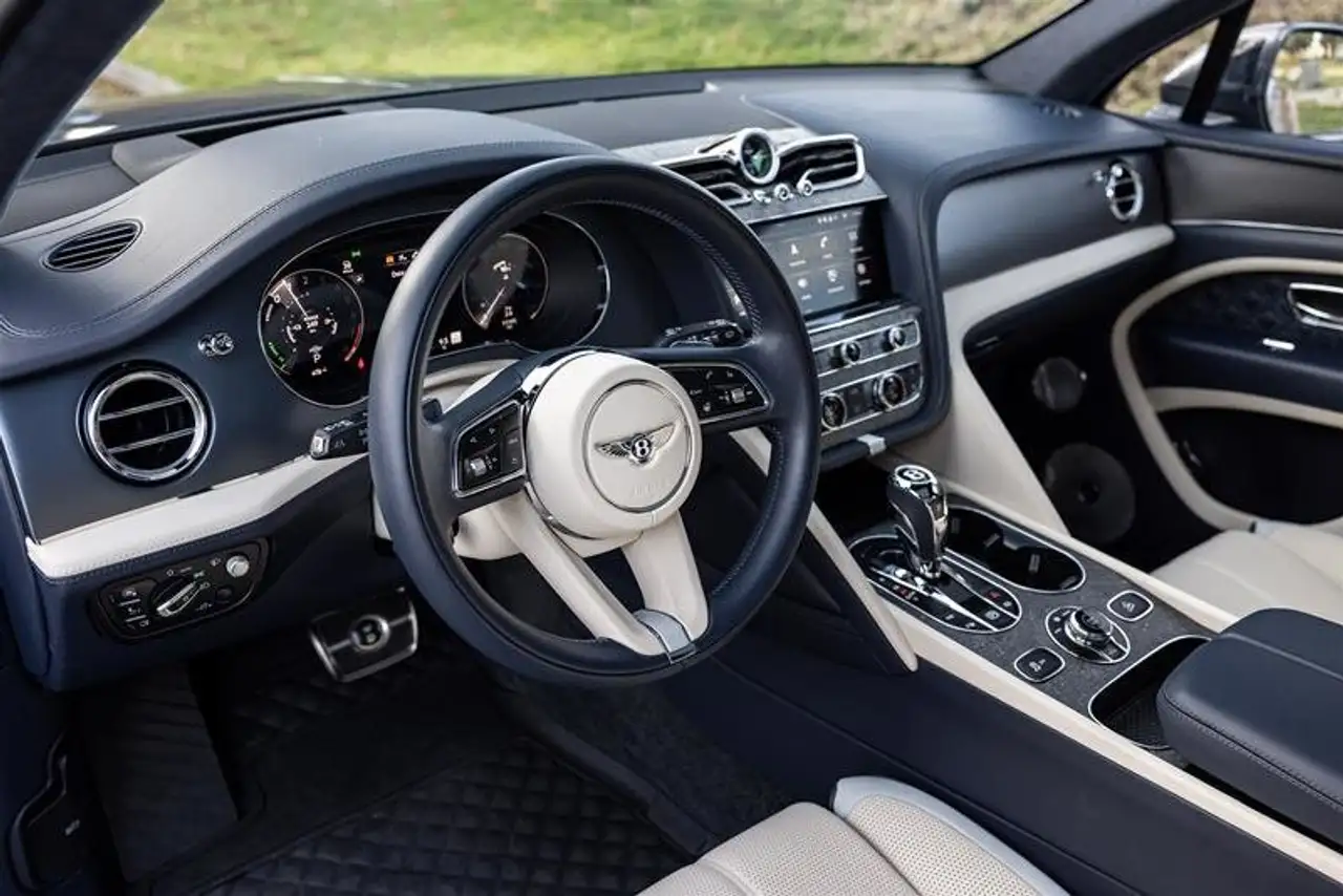 Bentley Bentayga снимка Bentley Bentayga