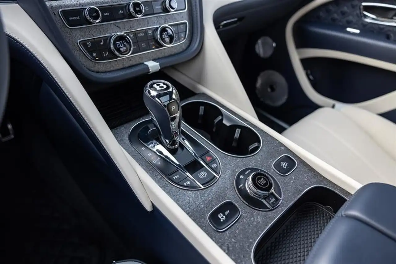 Bentley Bentayga снимка Bentley Bentayga