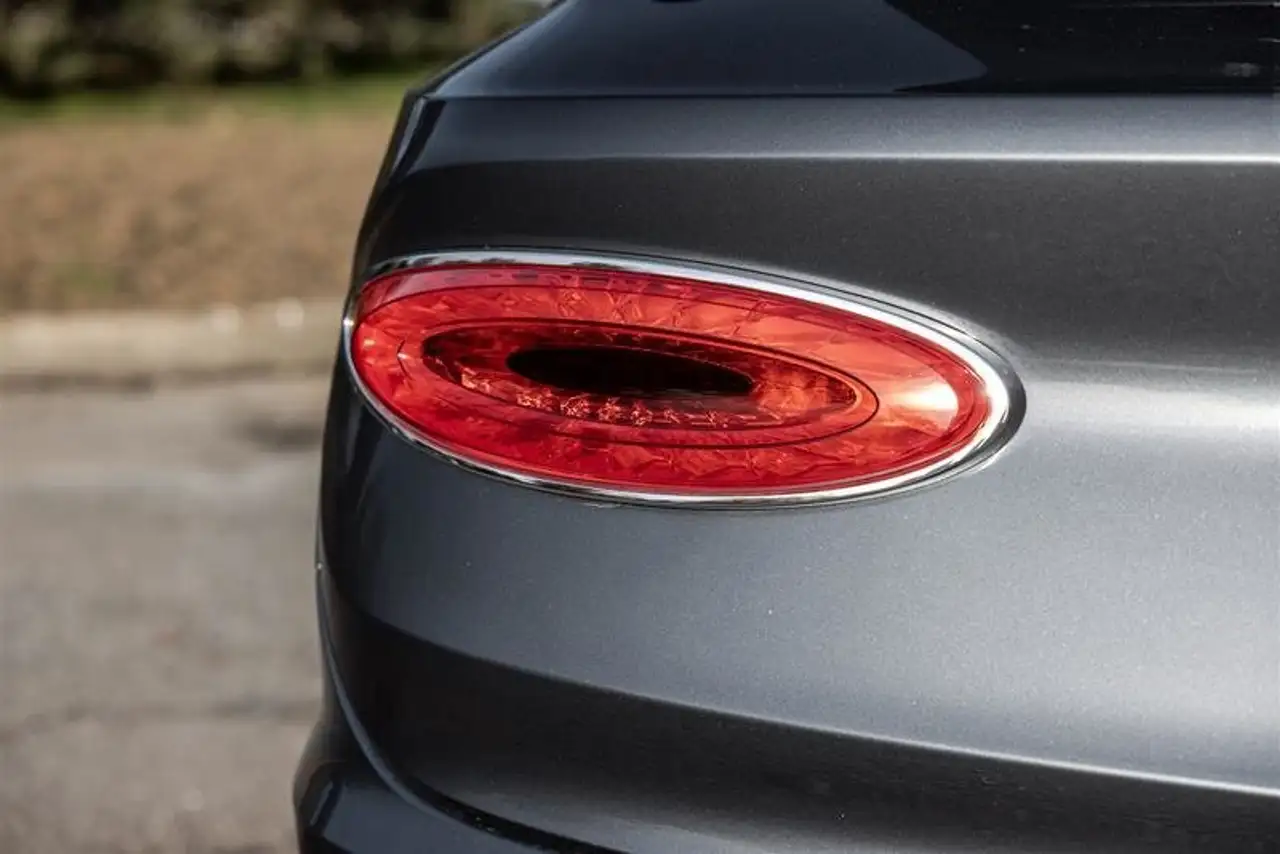 Bentley Bentayga снимка Bentley Bentayga