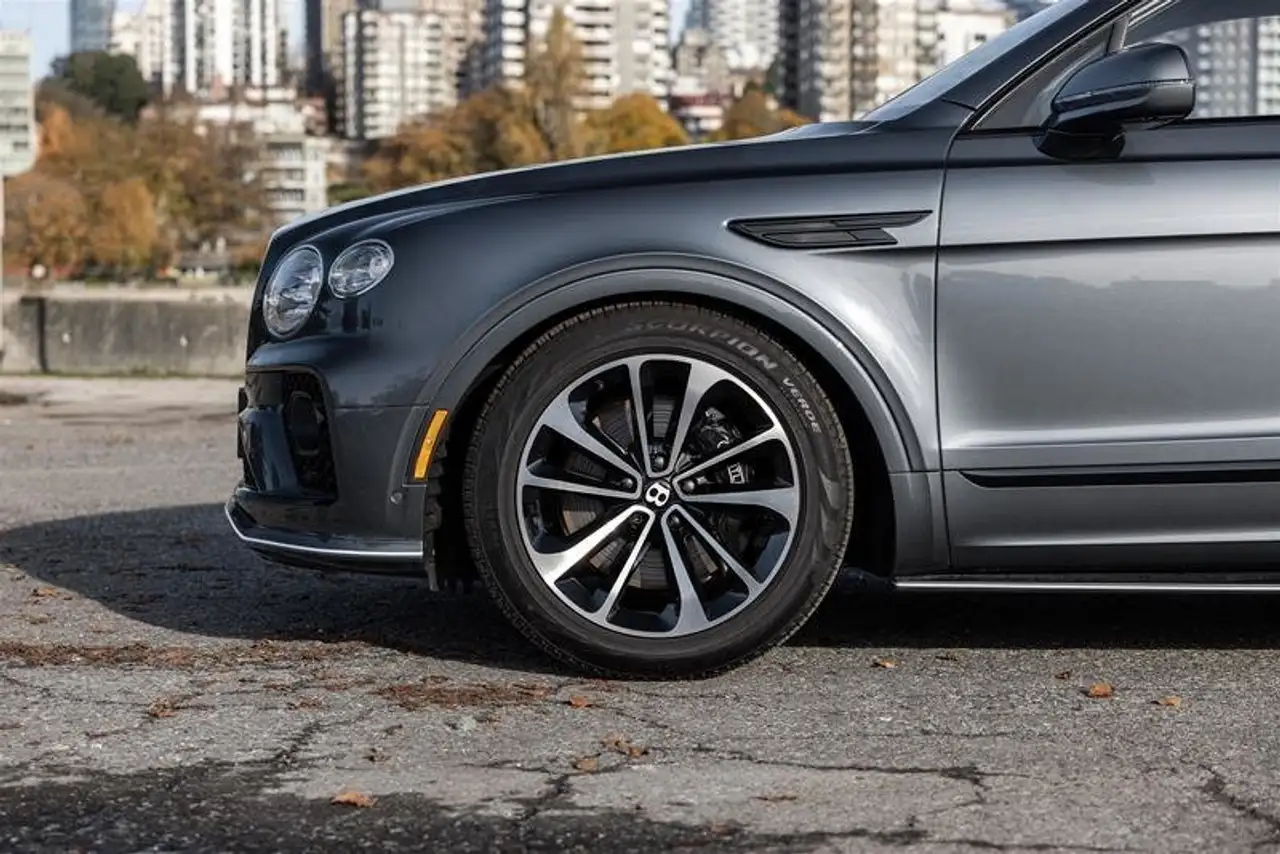 Bentley Bentayga снимка Bentley Bentayga