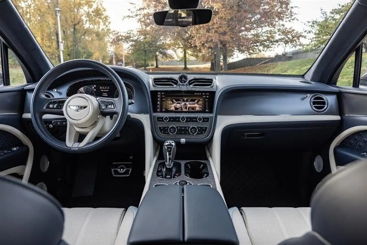 Bentley Bentayga снимка Bentley Bentayga