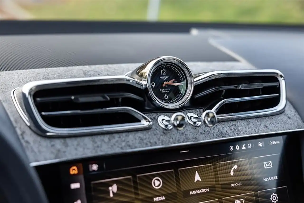 Bentley Bentayga снимка Bentley Bentayga