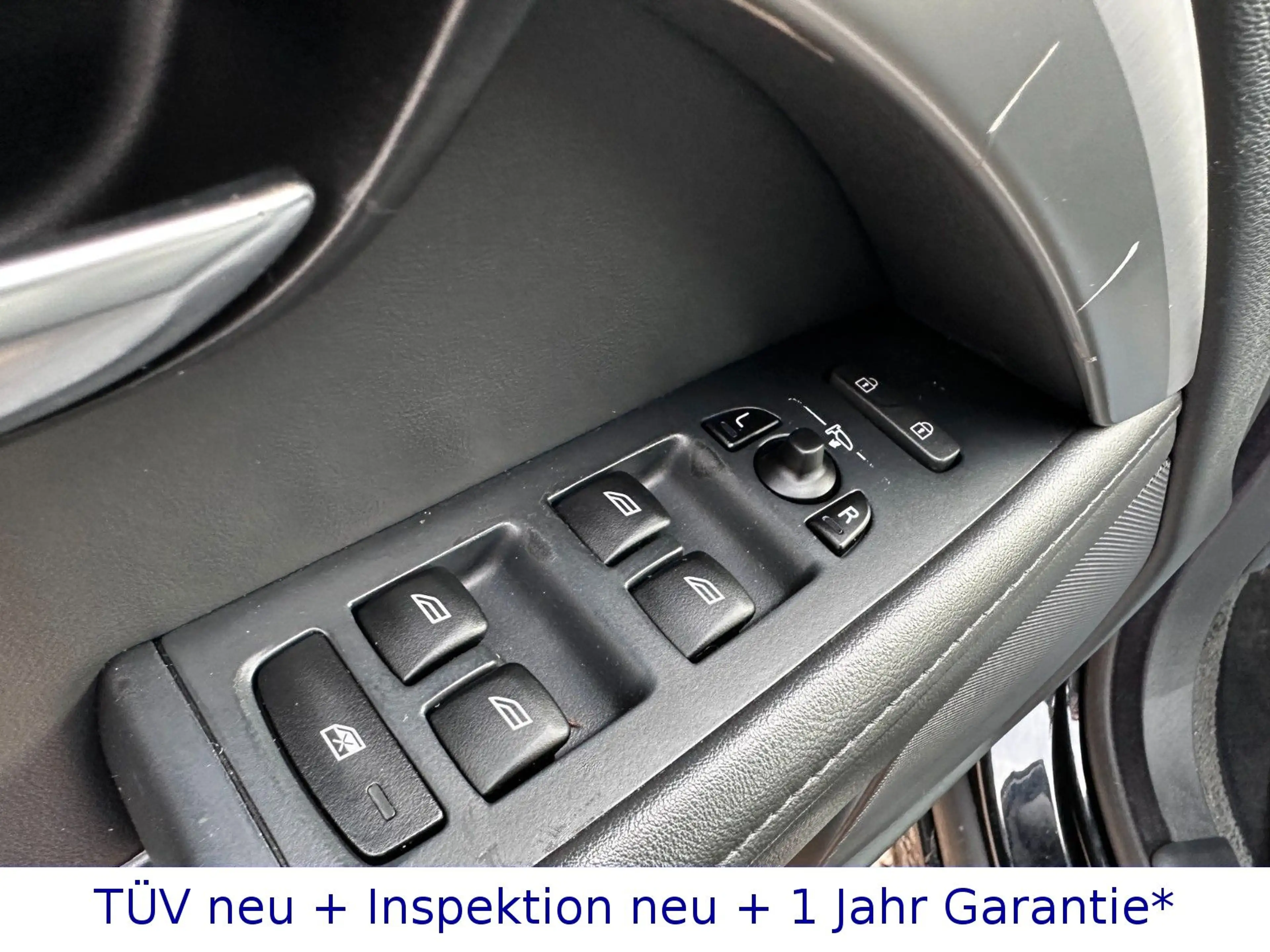 Volvo V70 2,4 D5 + Autom + Xenon + Navi + Leder + PDC — photo 8