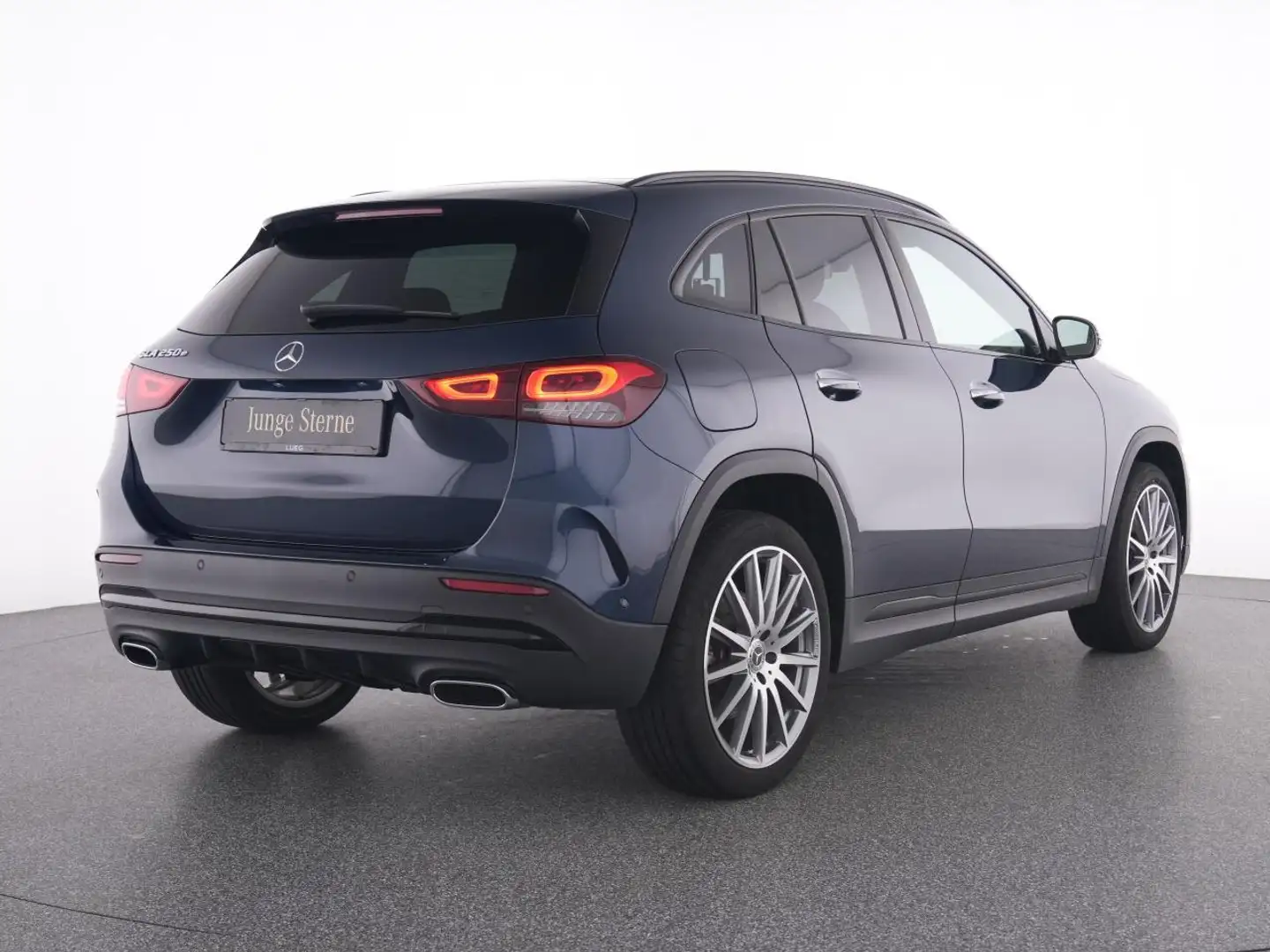 Mercedes-Benz GLA 250 e AMG+MBUX+LED+Pano+Night+Keyl+EHeck+20" Blau - 2