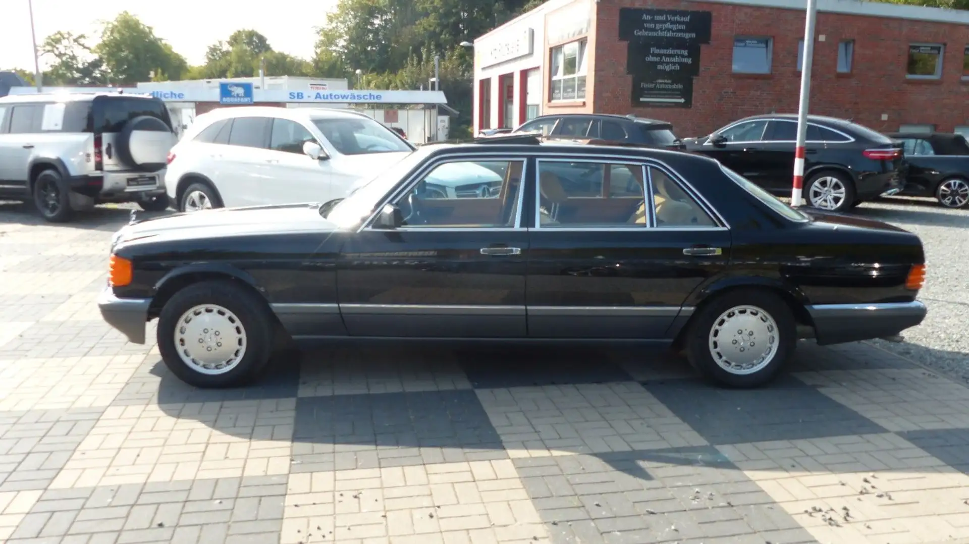 Mercedes-Benz 560 SEL Autom. 040 schwarz/Velous Dattel Negru - 2