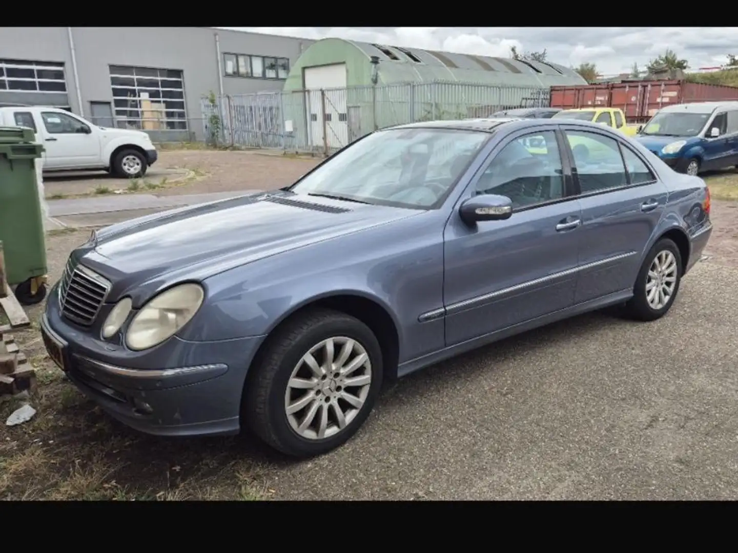 Mercedes-Benz 240 Avantgarde Blau - 2