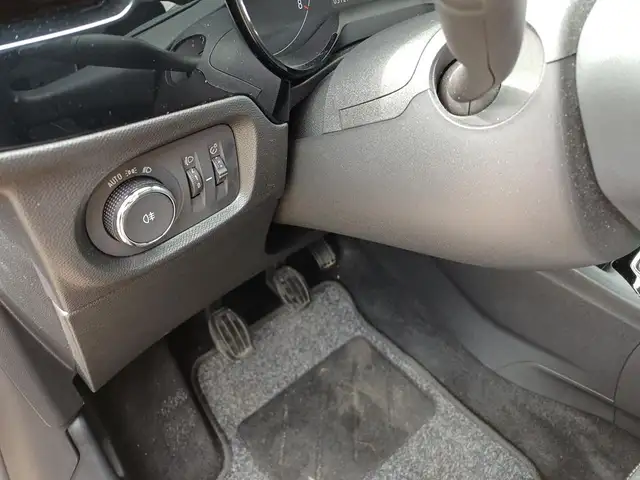 Opel Corsa view 5