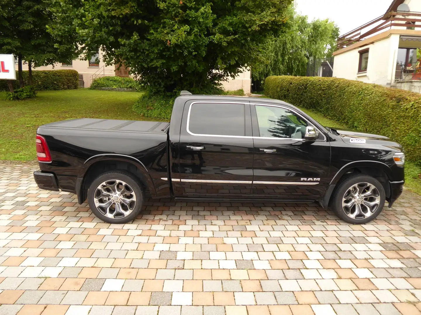 RAM 1500 Crew Cab Shortbed Limited Negru - 2