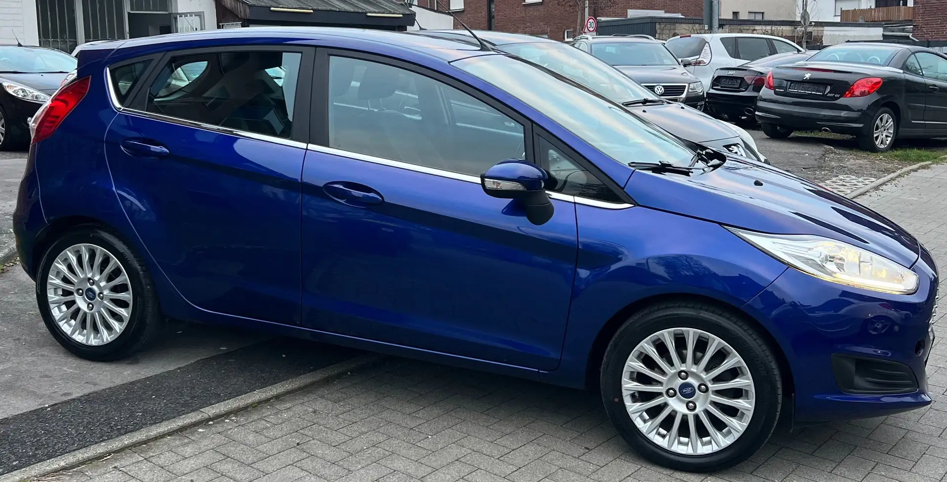 Ford Fiesta Titanium *ALU-KLIMA-1.HAND* Blau - 2