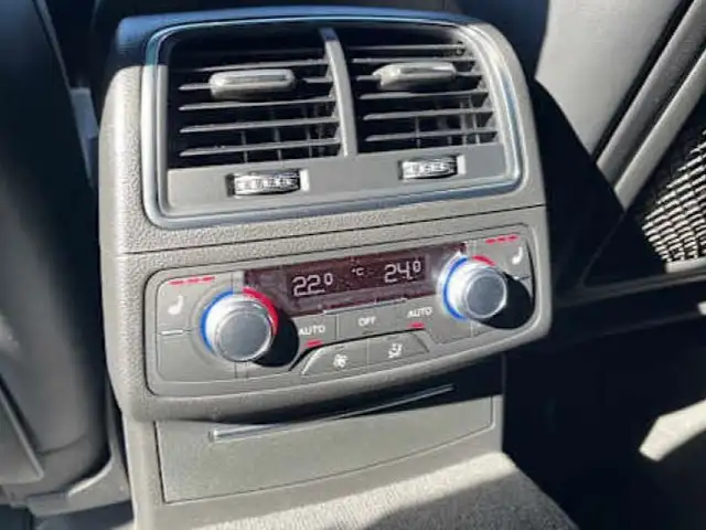 Audi A6 view 12